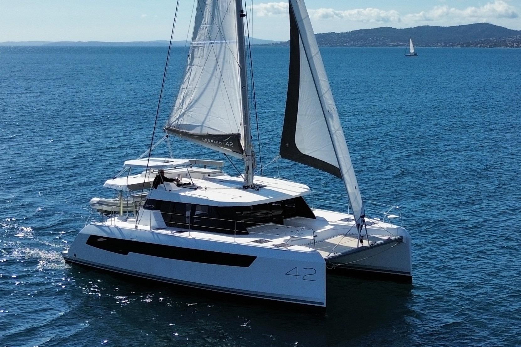 2025 Leopard 42