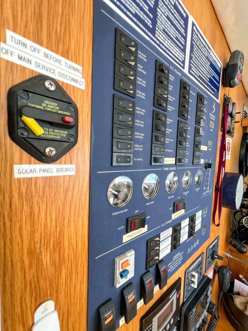 2010 Broadblue 435 - Image 48