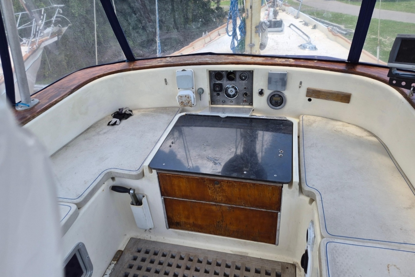 1977 Camper & Nicholsons — - Image 9
