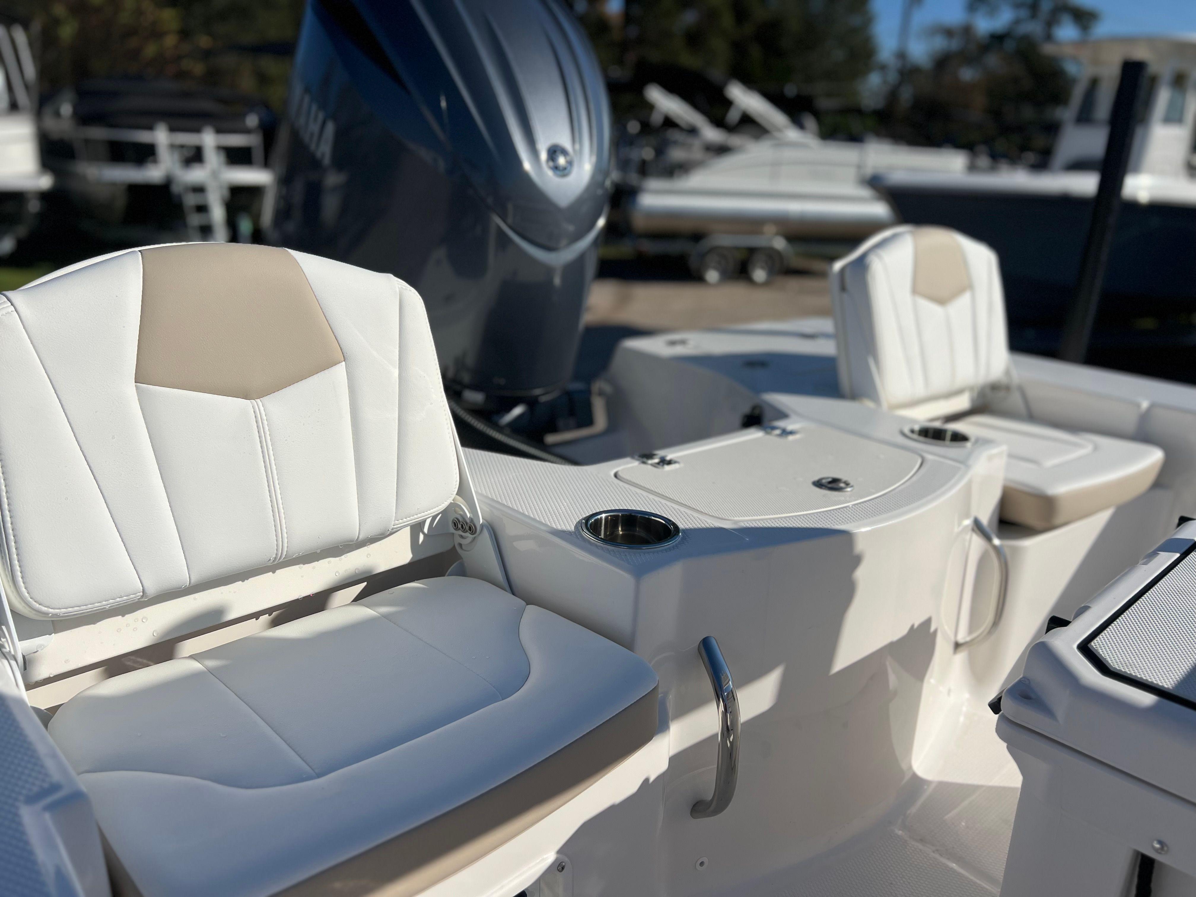 2025 ROBALO 206 CAYMAN STD - Image 8