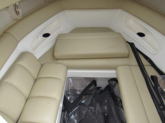 2006 Boston Whaler 32 Outrage Cuddy - 16