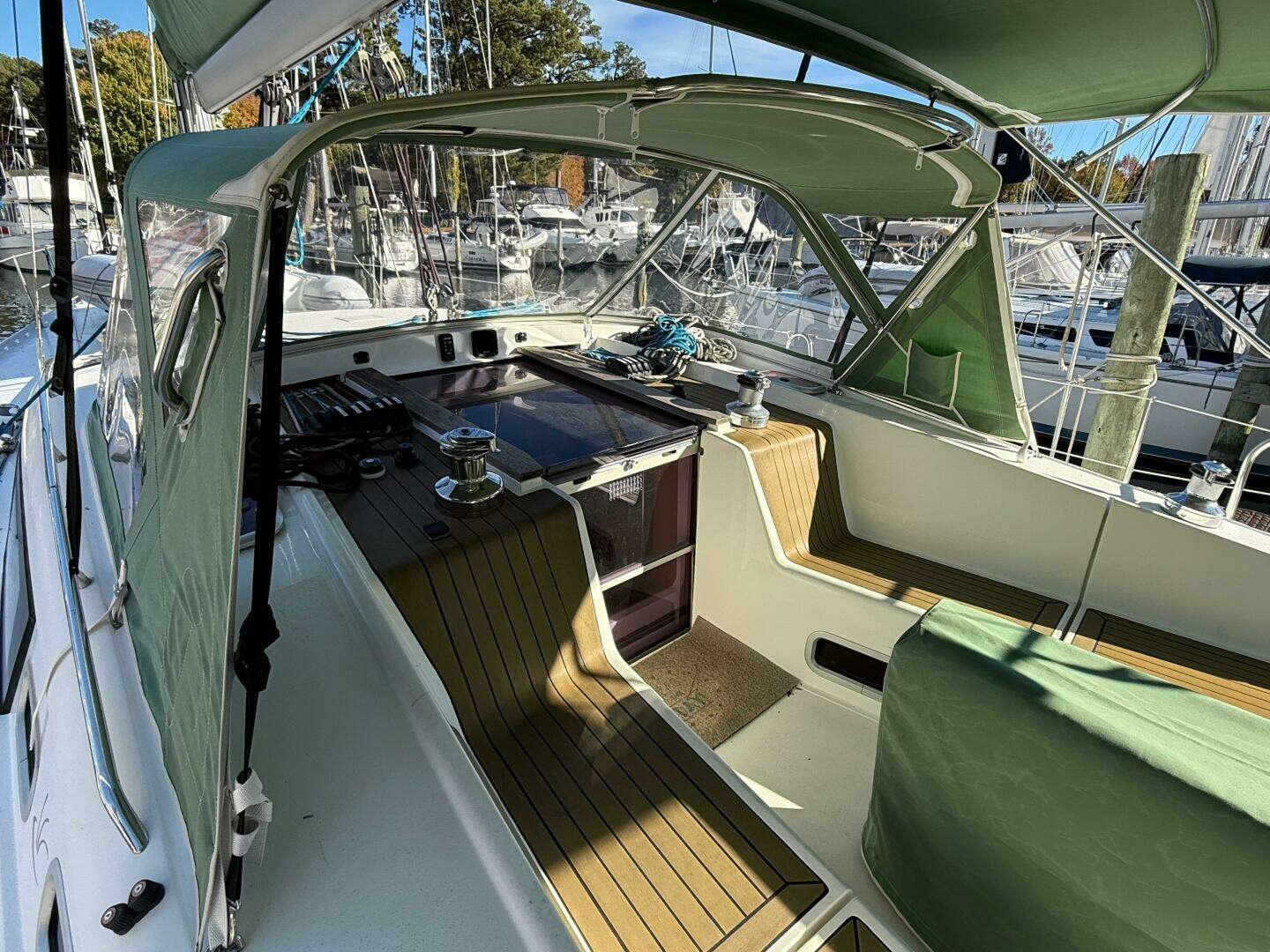 2011 Allures 45 - Image 23