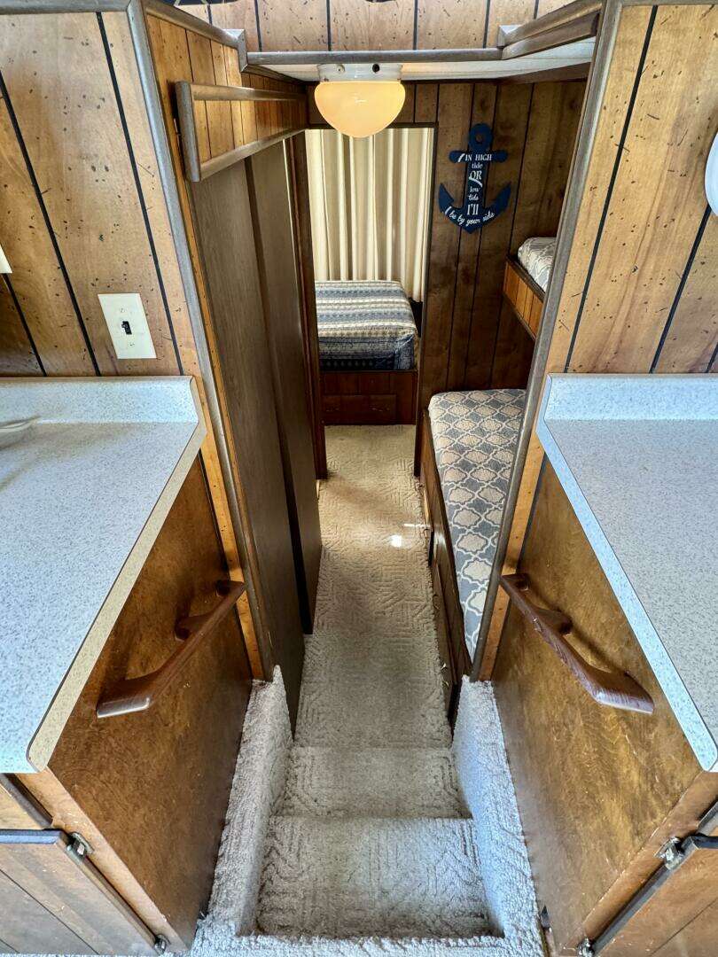 1977 Sumerset 14 x 58 Aluminum Hull Houseboat with Catwalks - Image 46