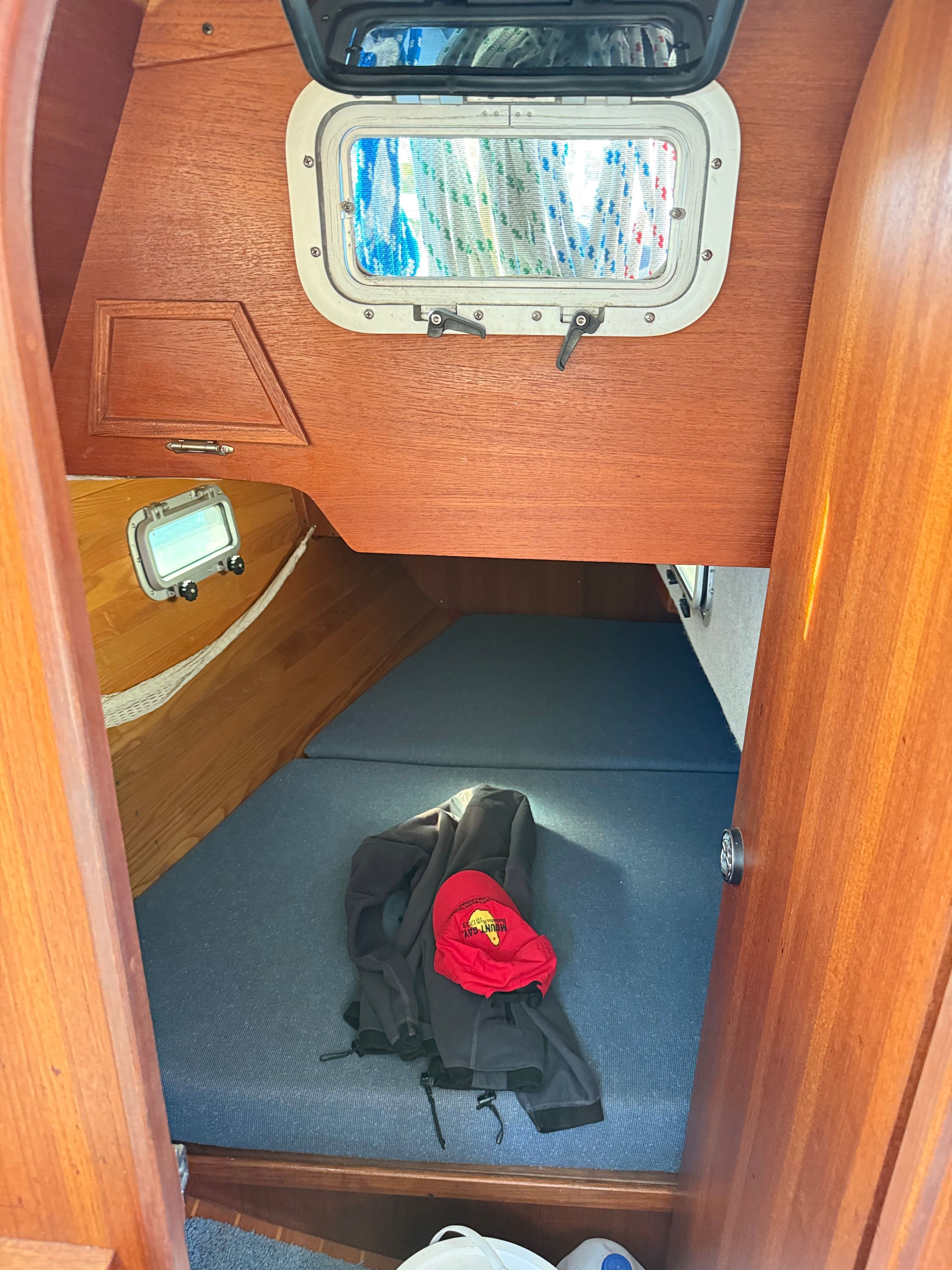 1988 Freedom 30 - 29