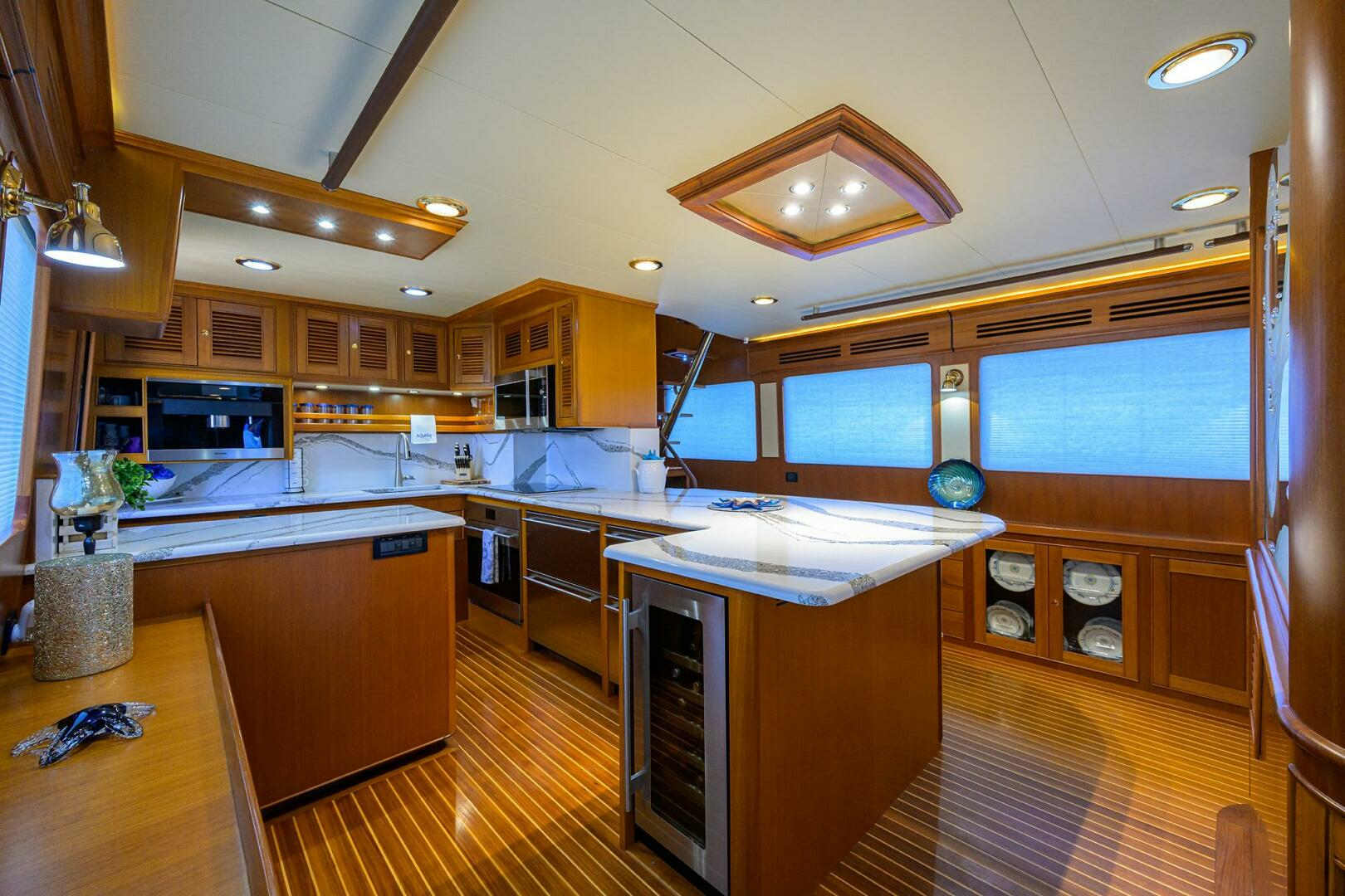 2011 Marlow 97 Explorer - Image 12