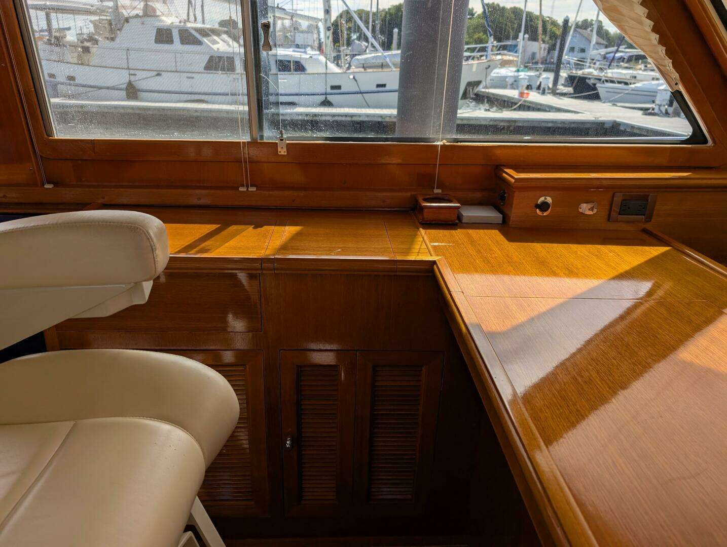 2006 Grand Banks — - Image 22