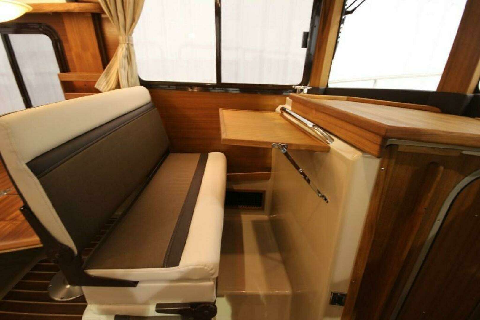 2026 Ranger Tugs R-31 Sedan Luxury Edition - Image 34
