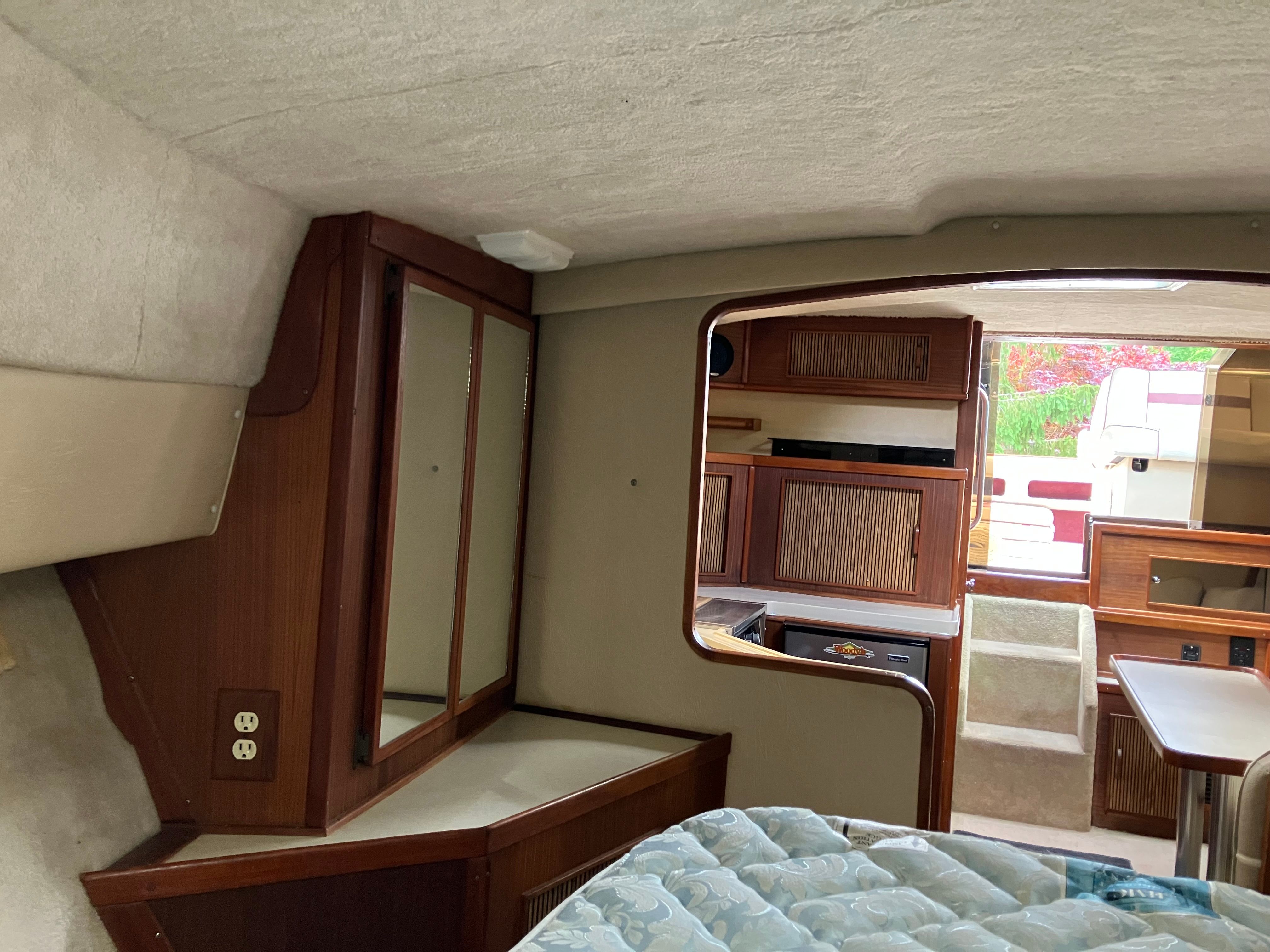1985 Sea Ray 34 Express Cuiser - 13