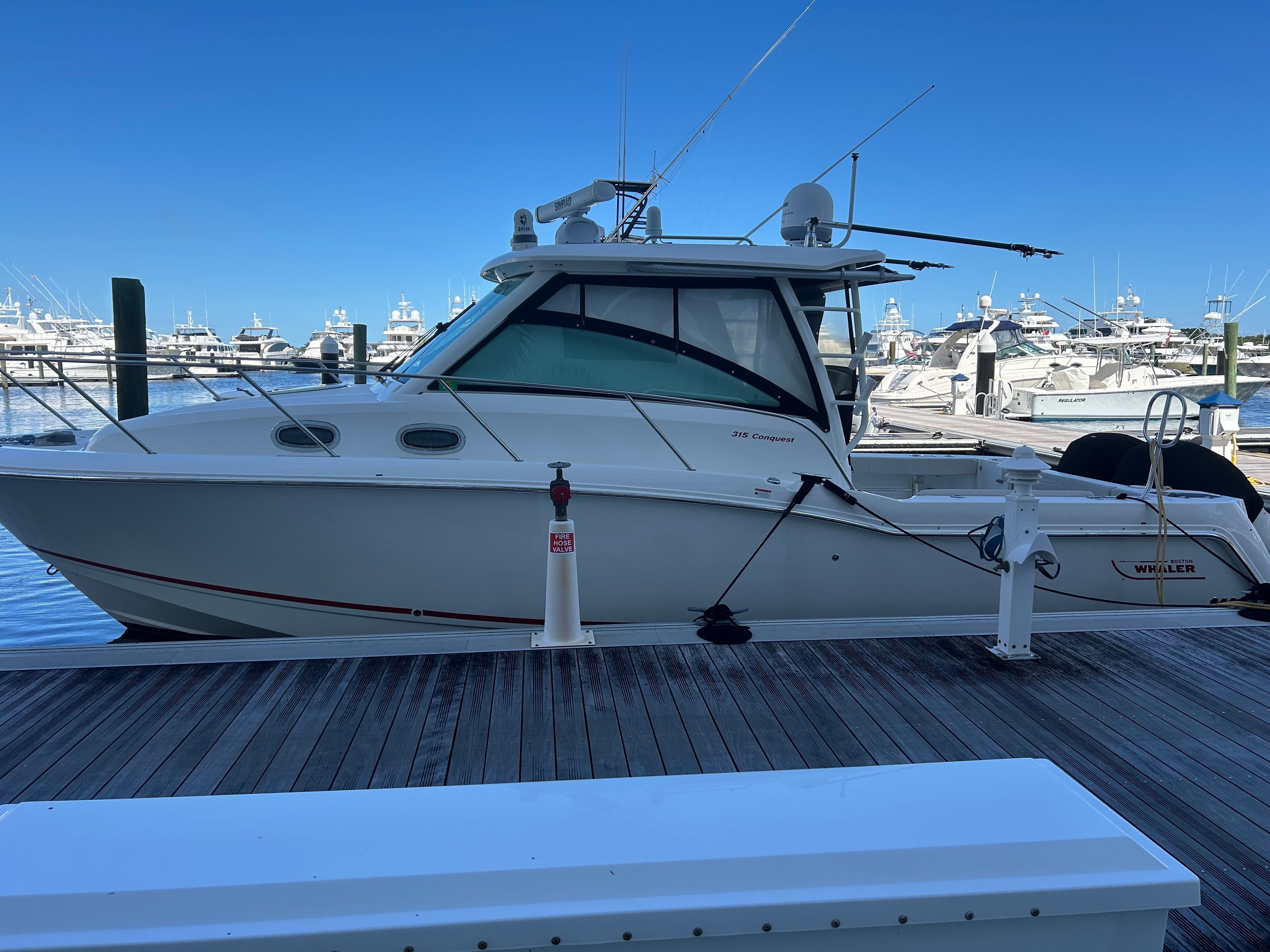 2019 Boston Whaler 315 Conquest Pilothouse