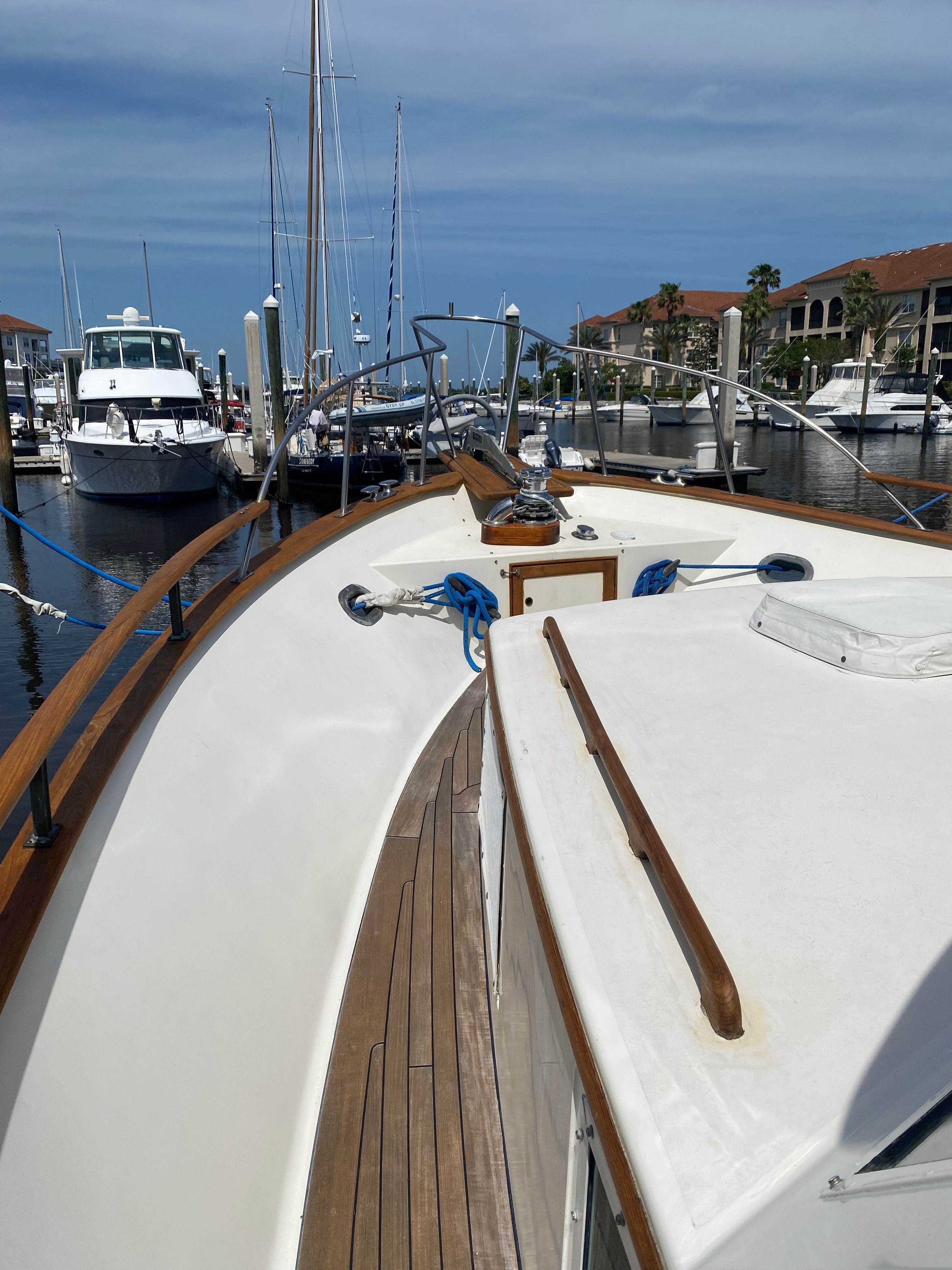 1983 Island Gypsy 44 Flush Deck - 24