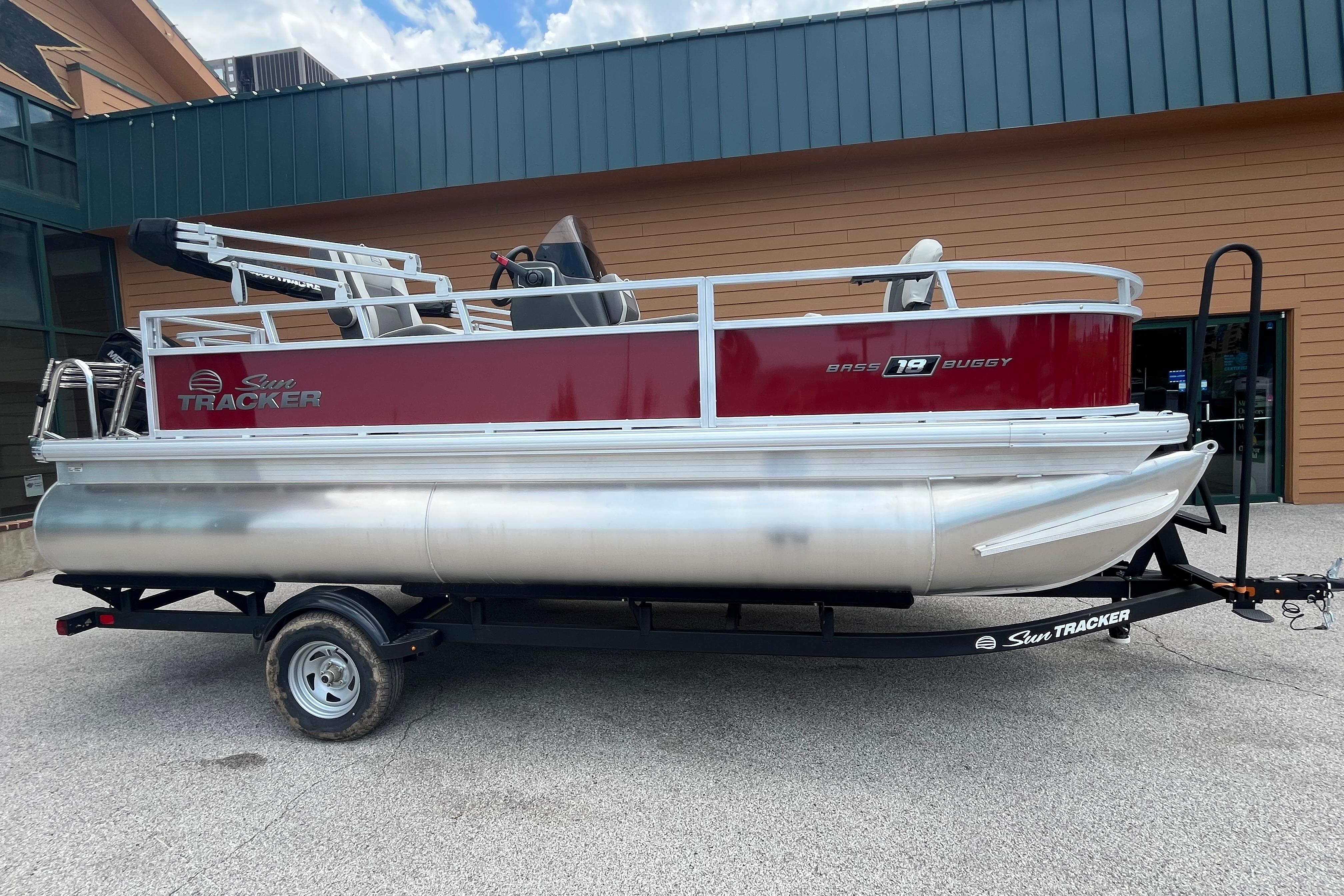 2026 Sun Tracker Bass Buggy 18 DLX