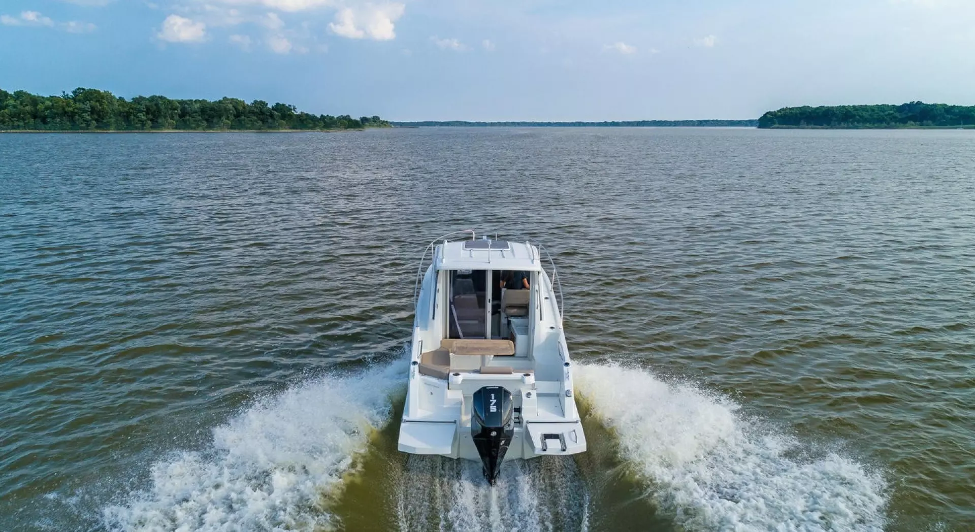 2026 Beneteau Antares 7 - Image 5