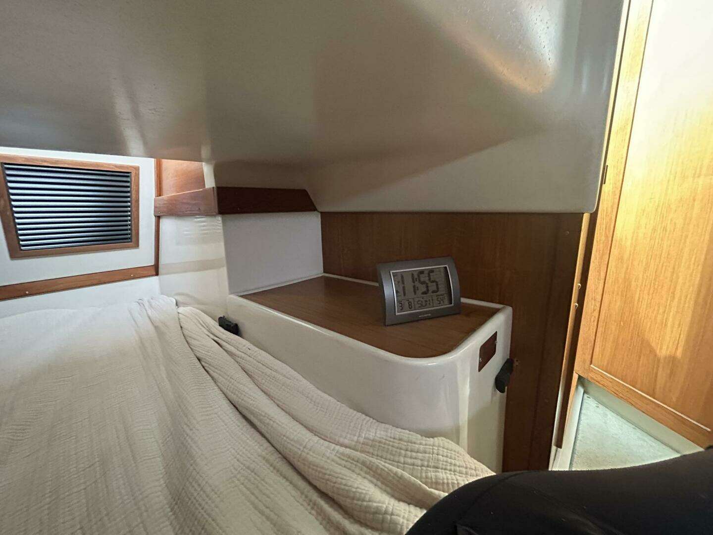 1995 Catalina 320 - Image 17