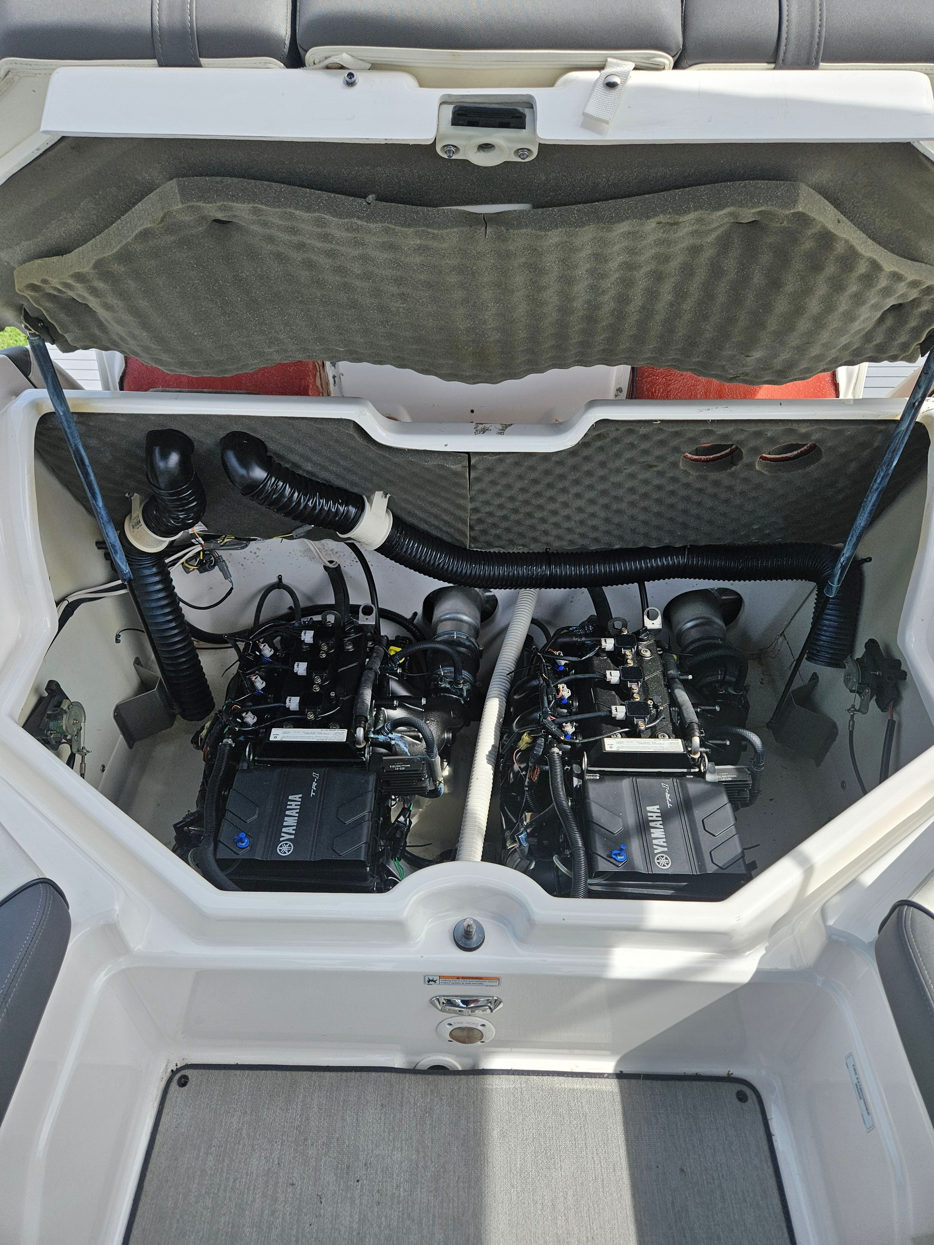 Yamaha SX210 2022 engine compartment with dual engines.