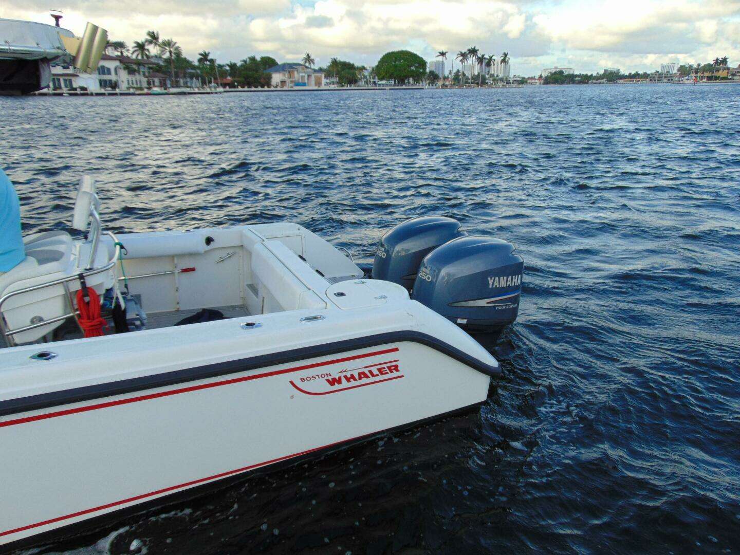 2001 Boston Whaler 26 Outrage - Image 14