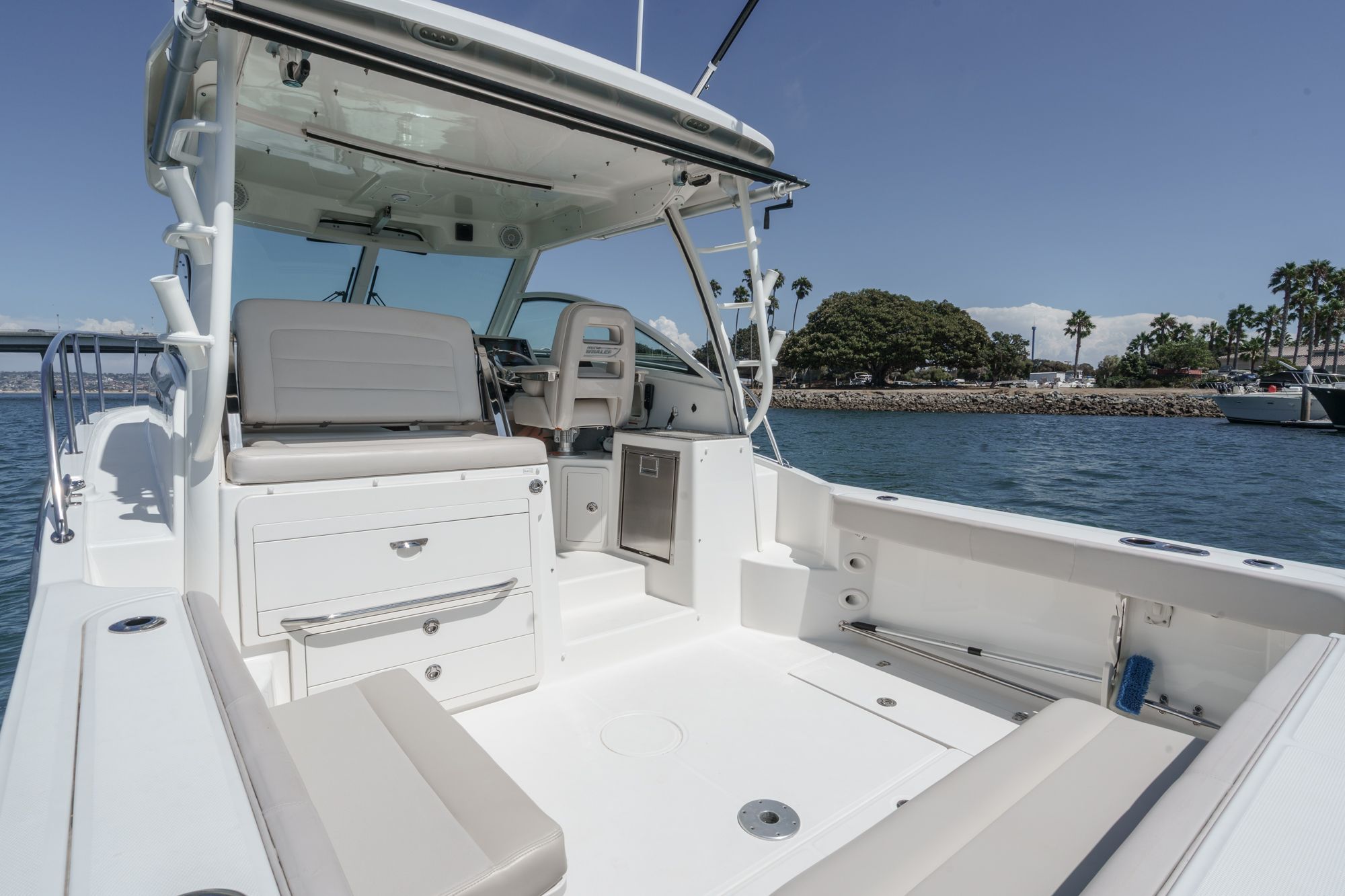 2018 Boston Whaler 315 Conquest - 6