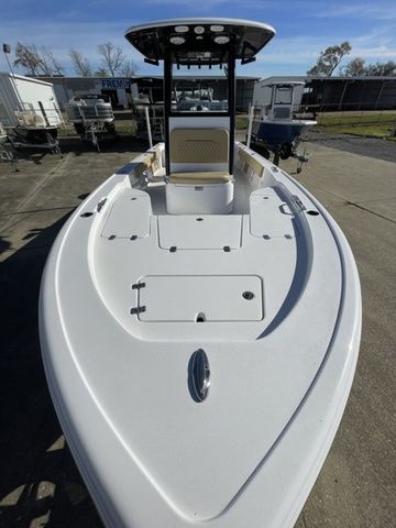 2025 Sportsman Masters 247 Bay Boat - 2