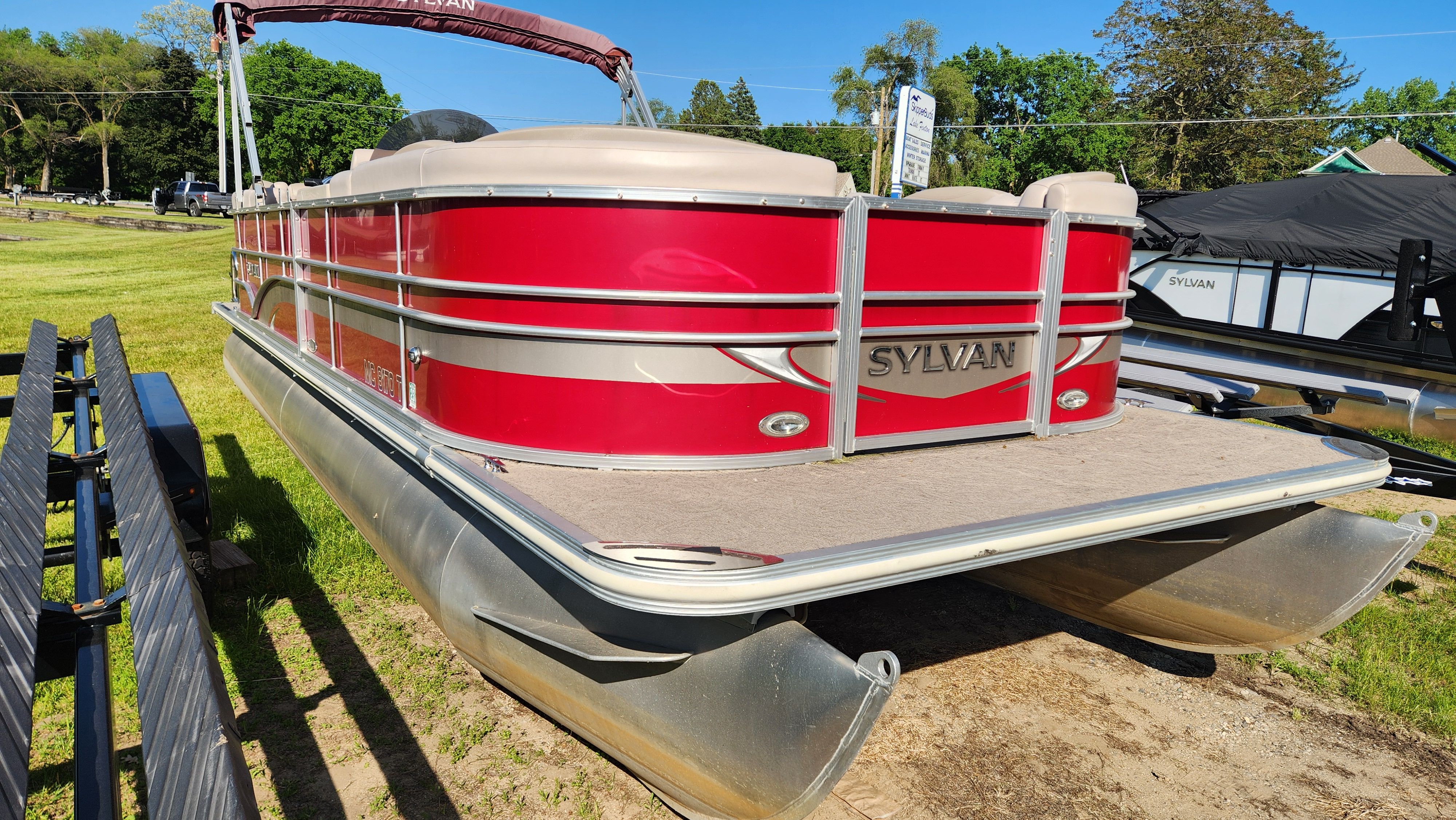 2014 Sylvan 8524 Cruise