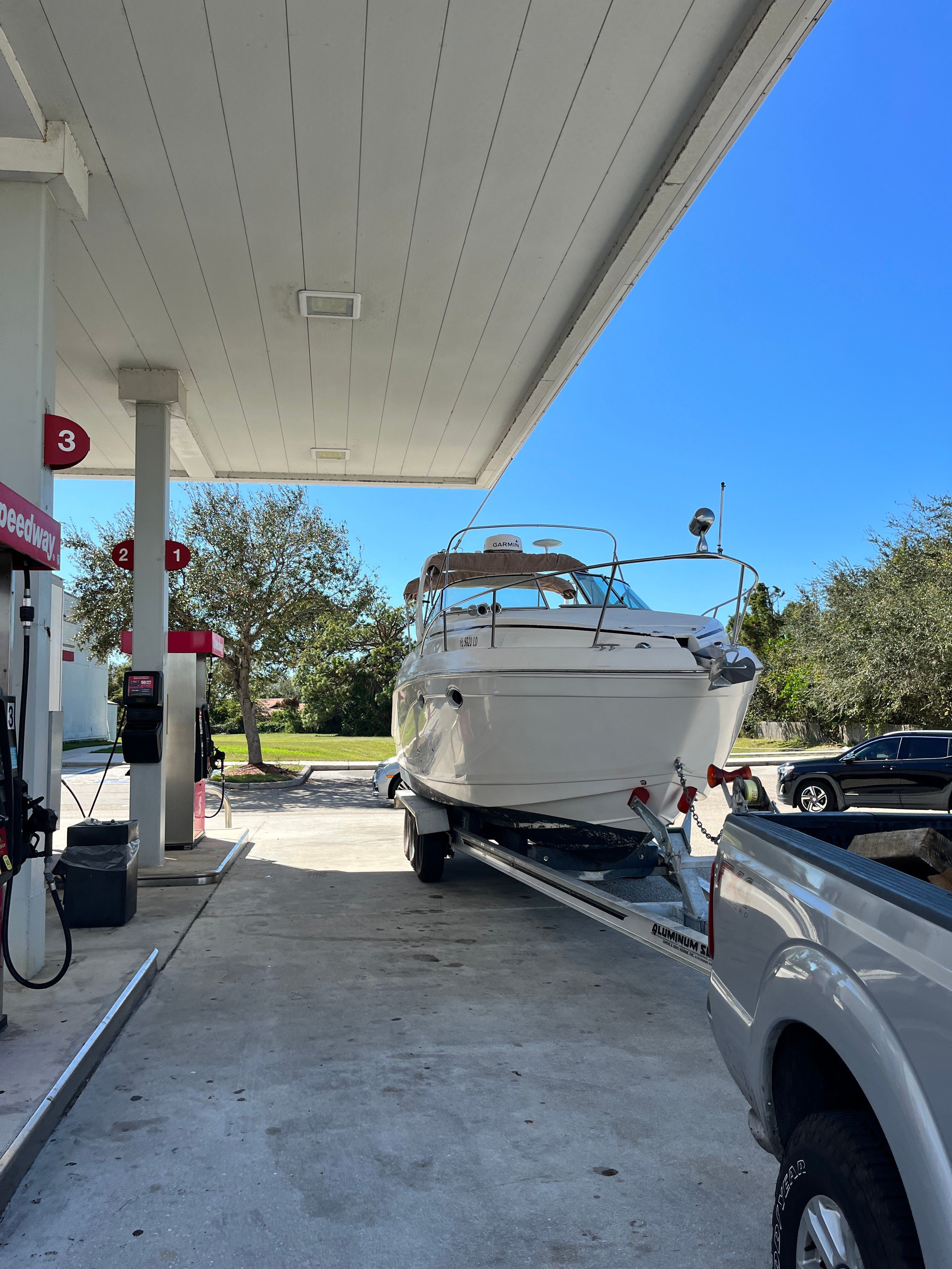 2000 Rinker Fiesta Vee 270