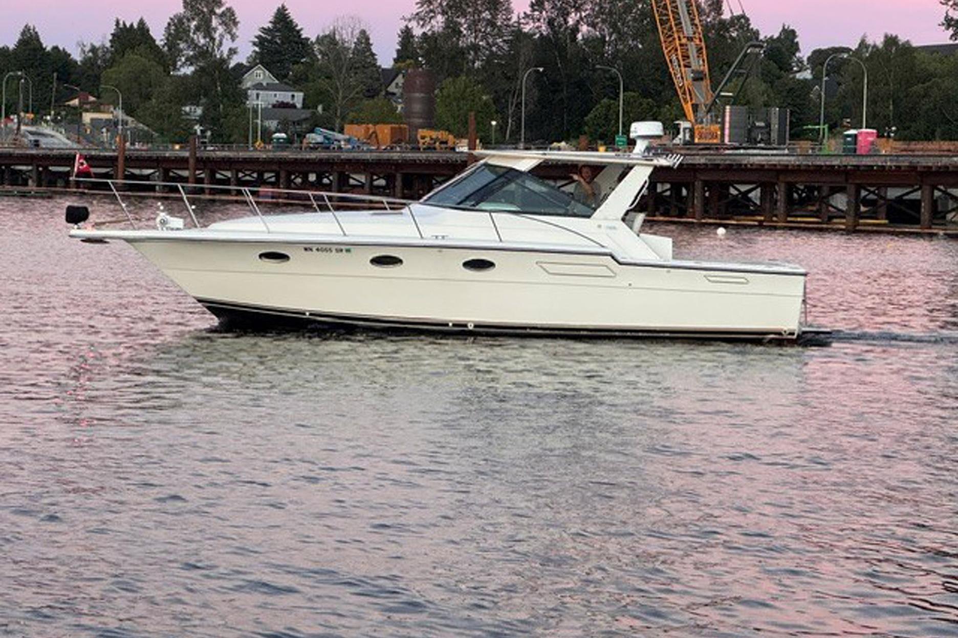 1988 Tiara Yachts 3300 Open