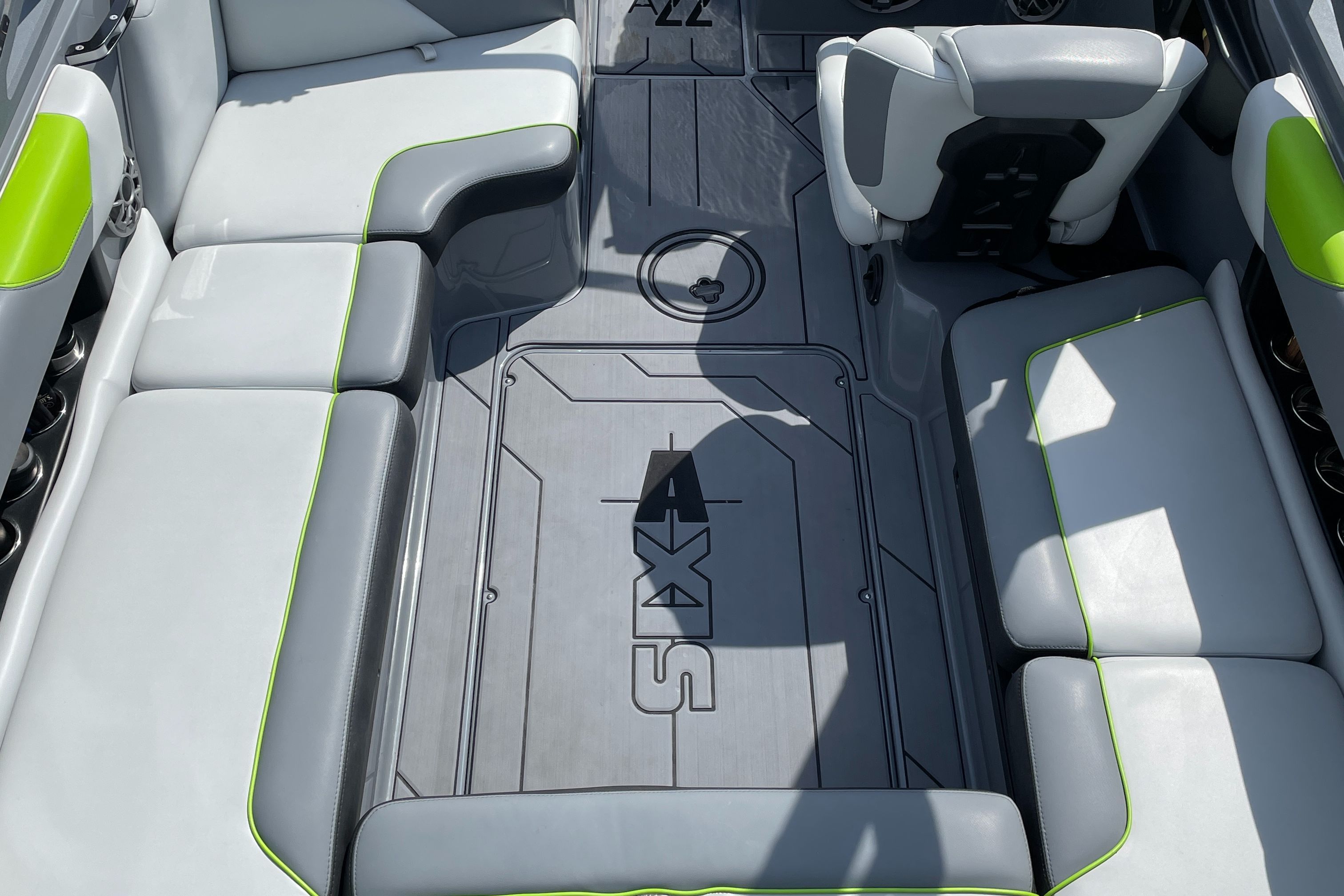 2019 Axis A22 - 8