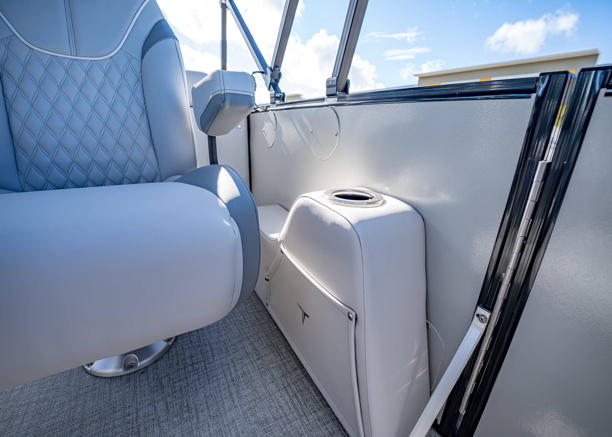 2025 Tahoe Pontoon Cascade 25 Quad Lounge - 25