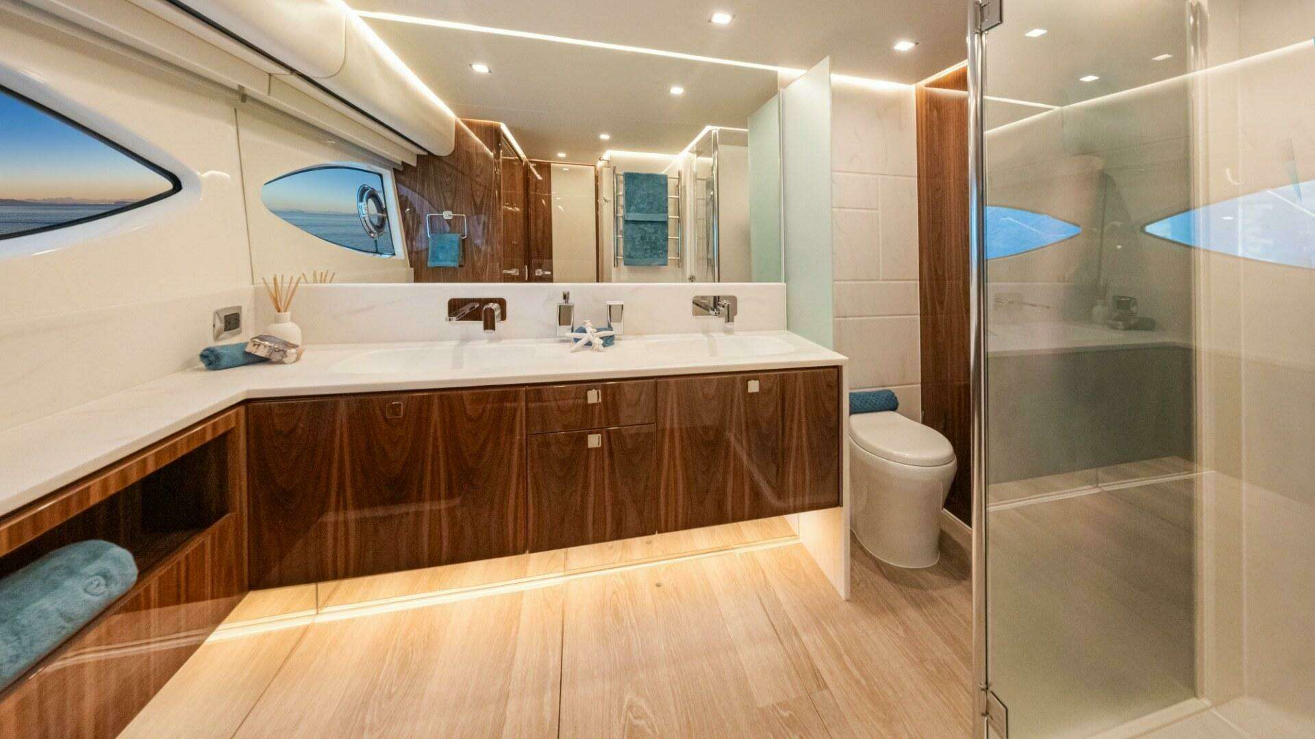 2026 Riviera 6800 Sport Yacht Platinum Edition - Image 21