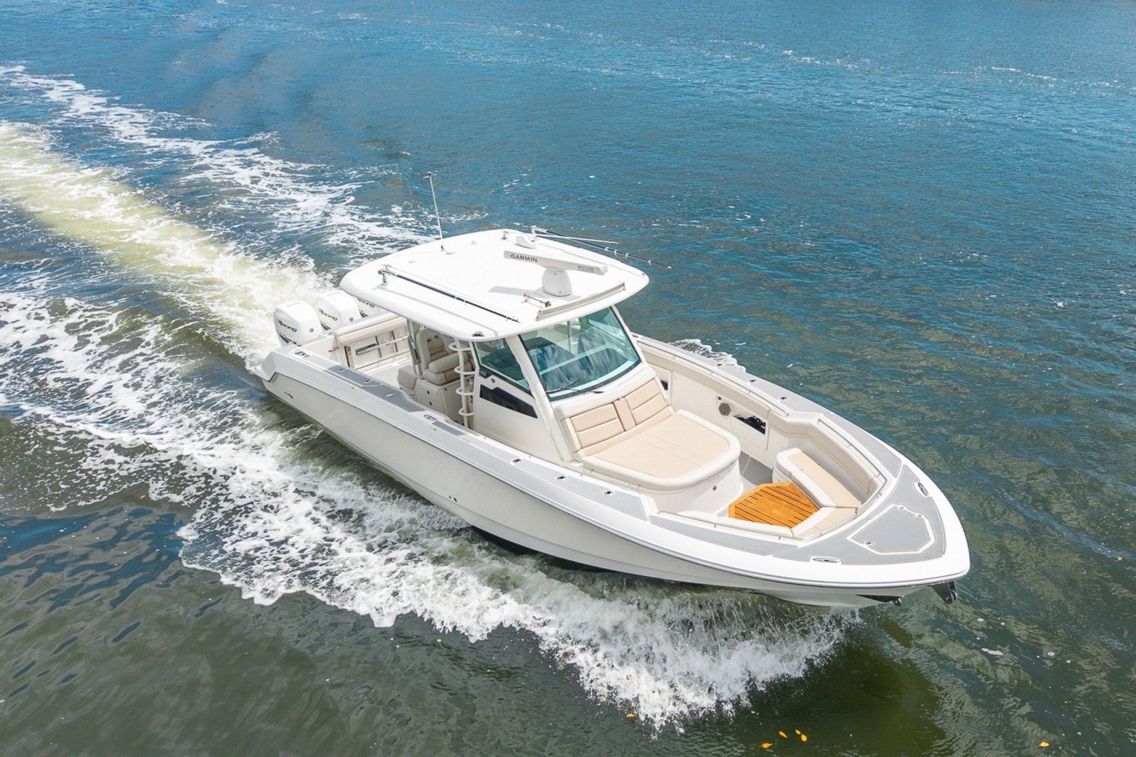 2018 Boston Whaler 380 Outrage - Image 2