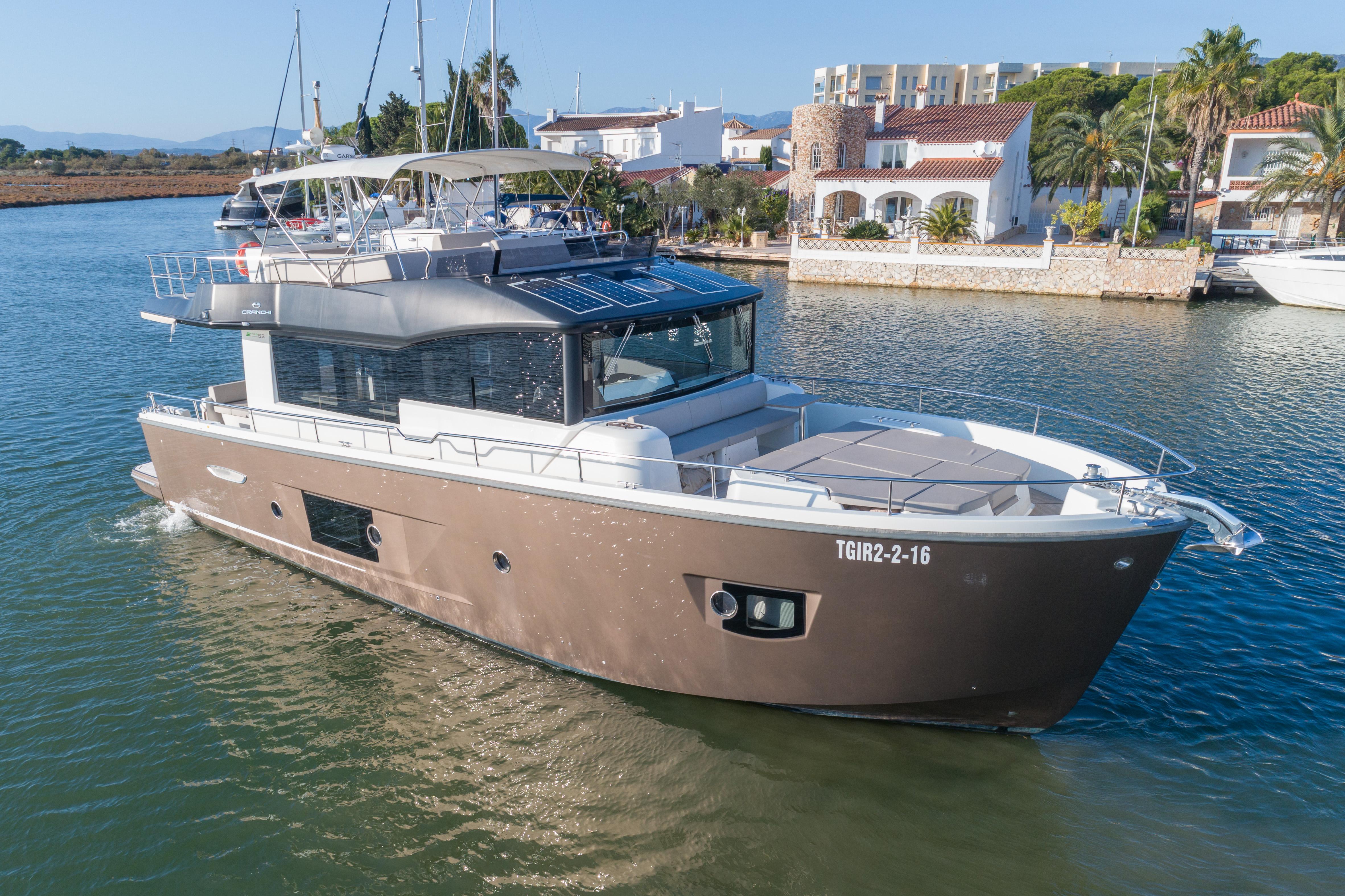 2016 Cranchi ECO Trawler 53