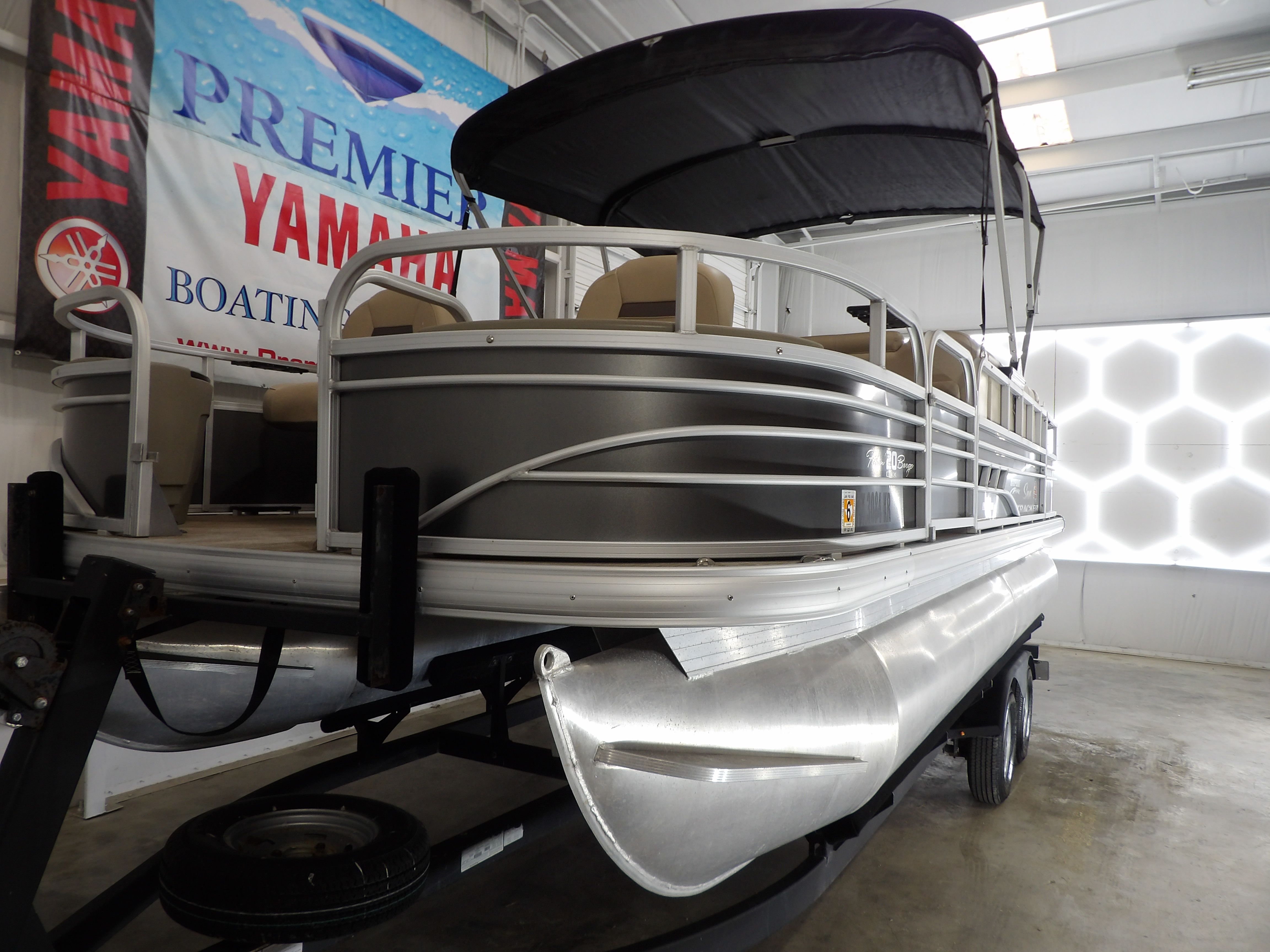 2023 Sun Tracker FB20DLX - 3