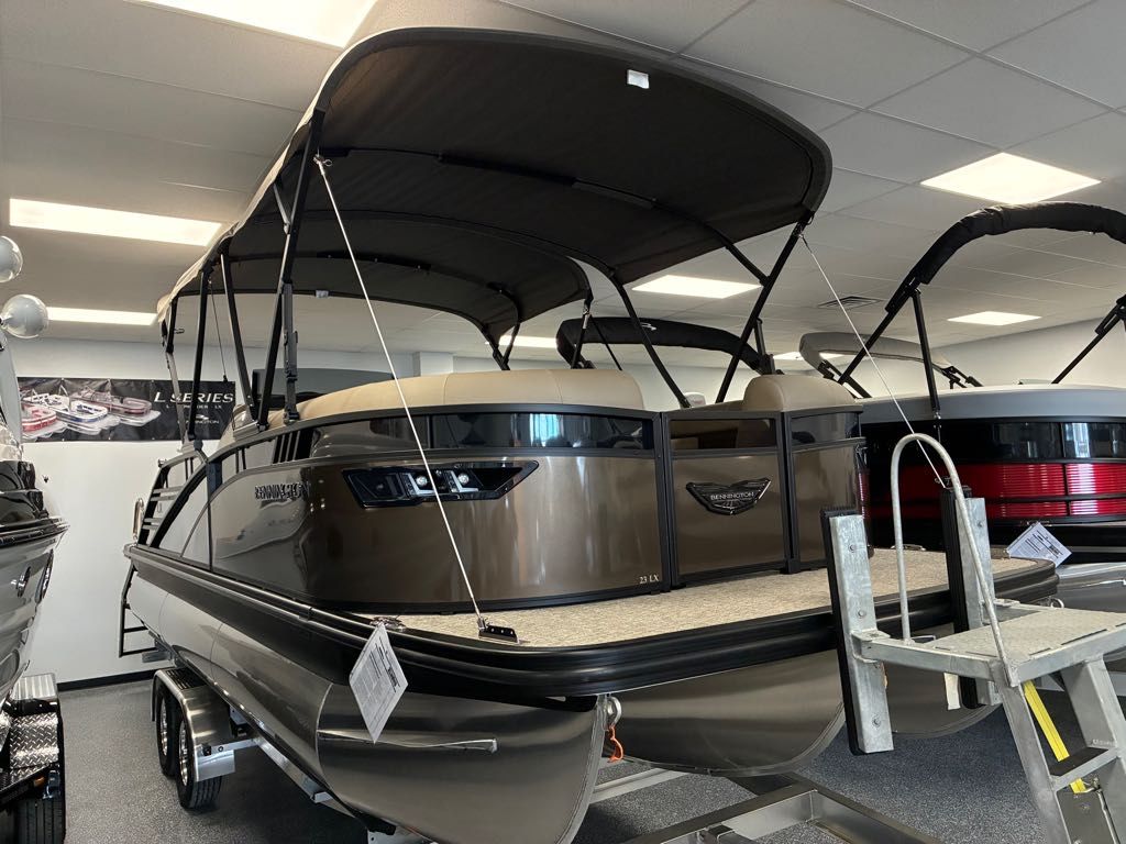 2026 Bennington 23 LX Swingback