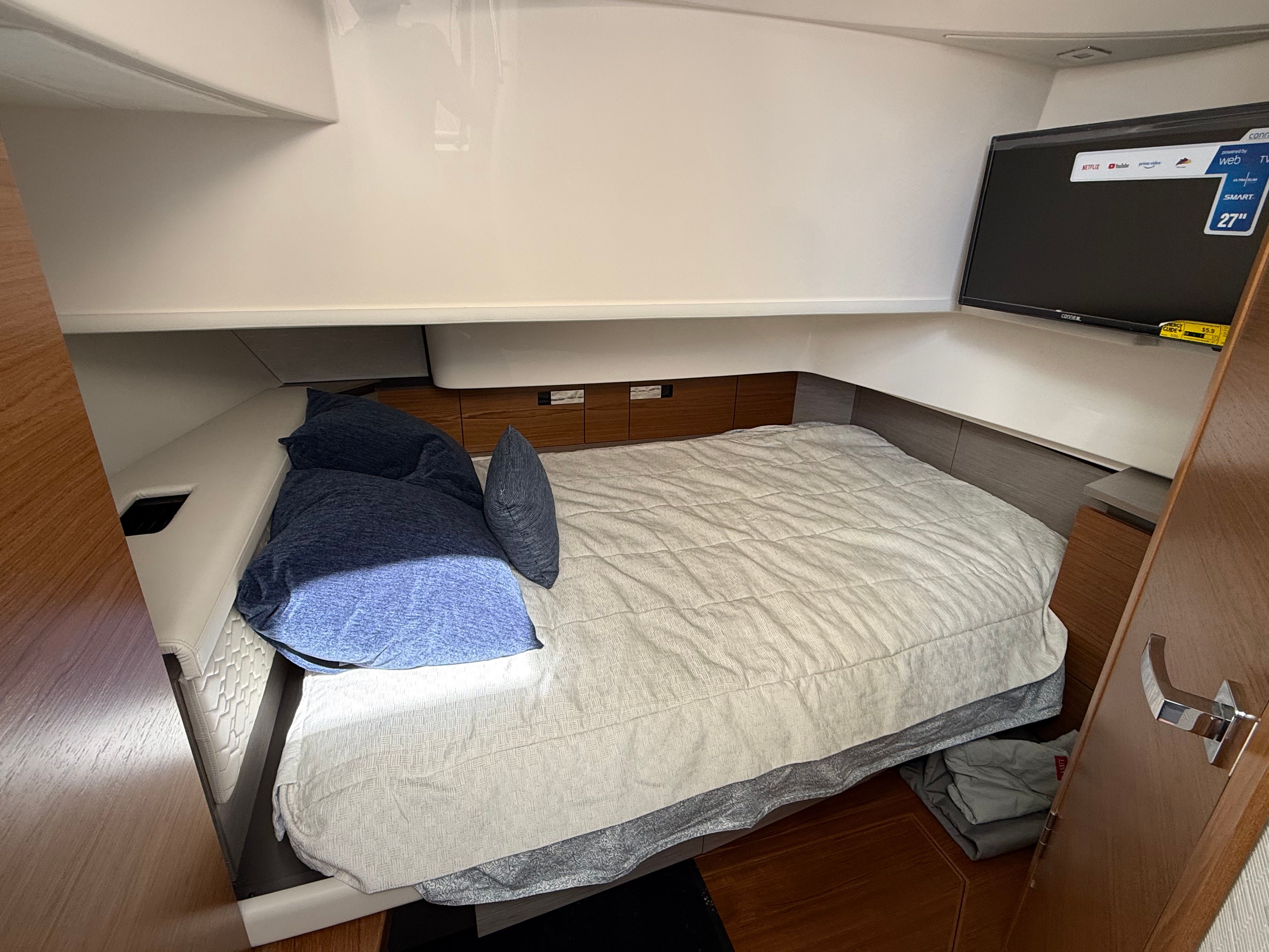 2024 Tiara Yachts 38 LS - 38