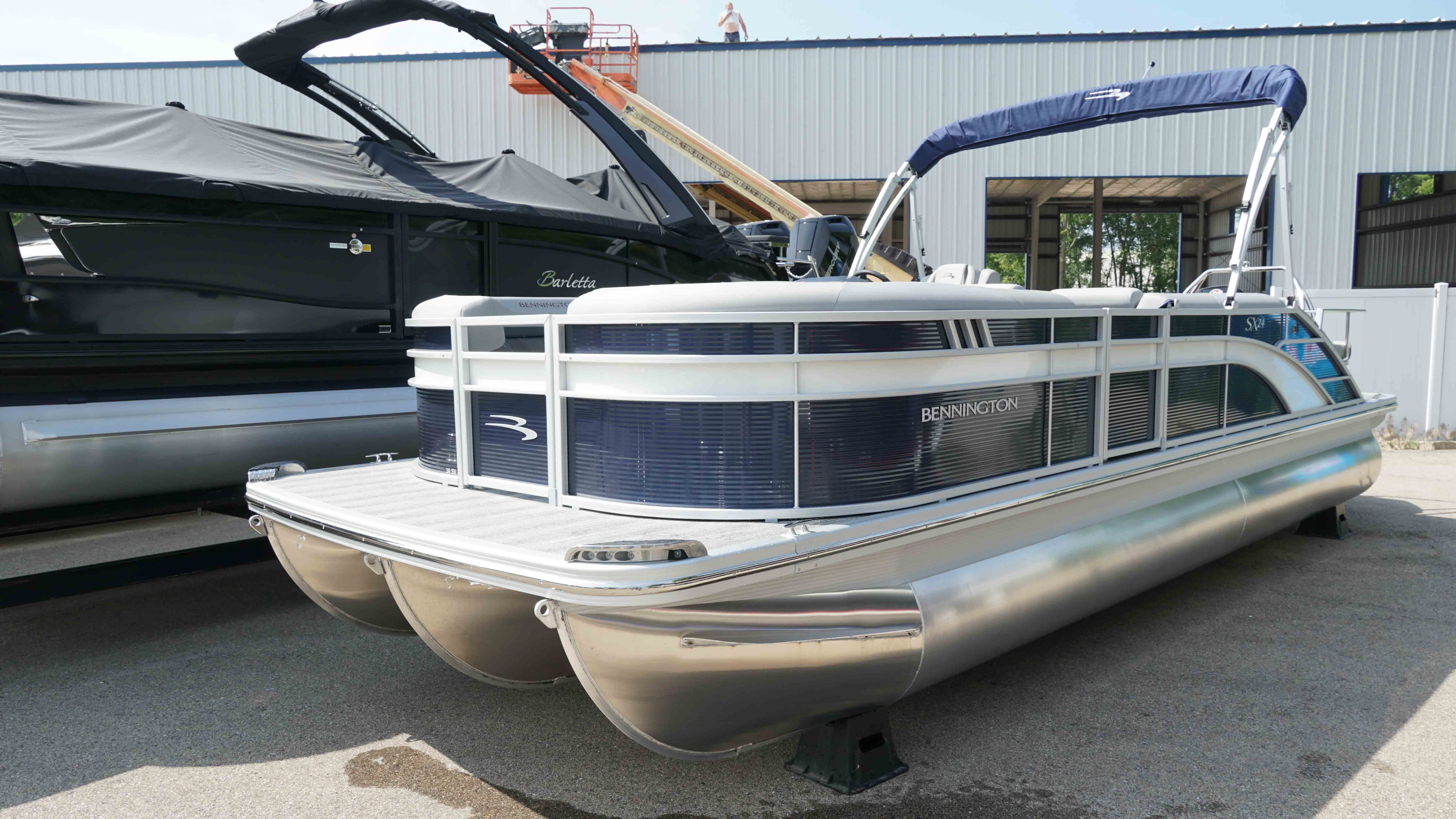2025 Bennington 24SXSB