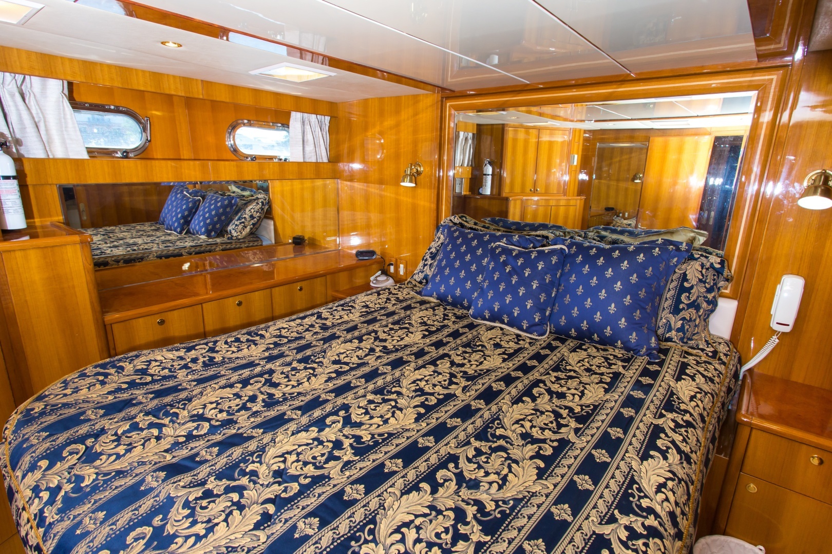 2003 Jefferson 57 Pilothouse - Image 64