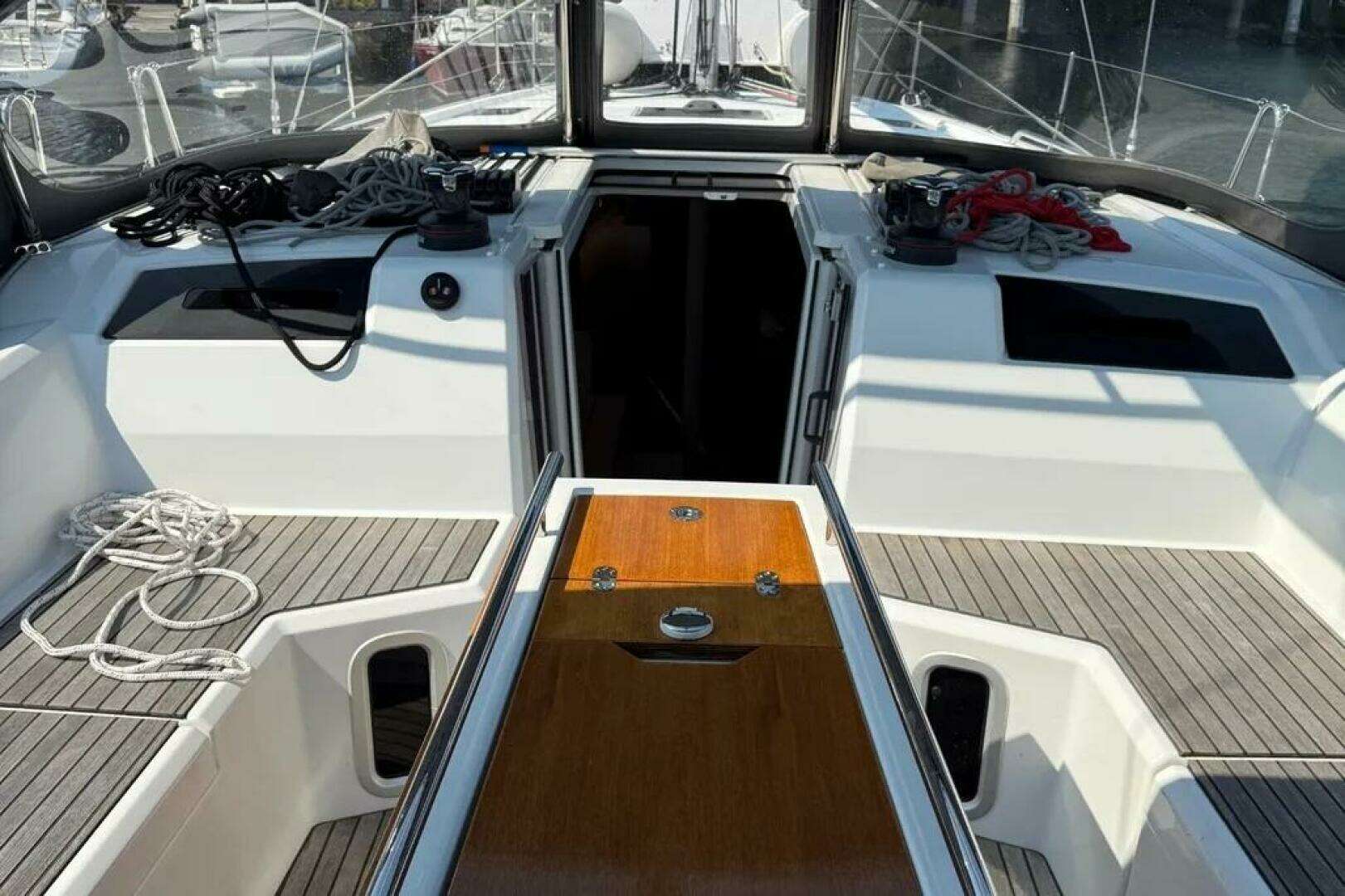 2022 Beneteau Oceanis 40.1 - Image 10