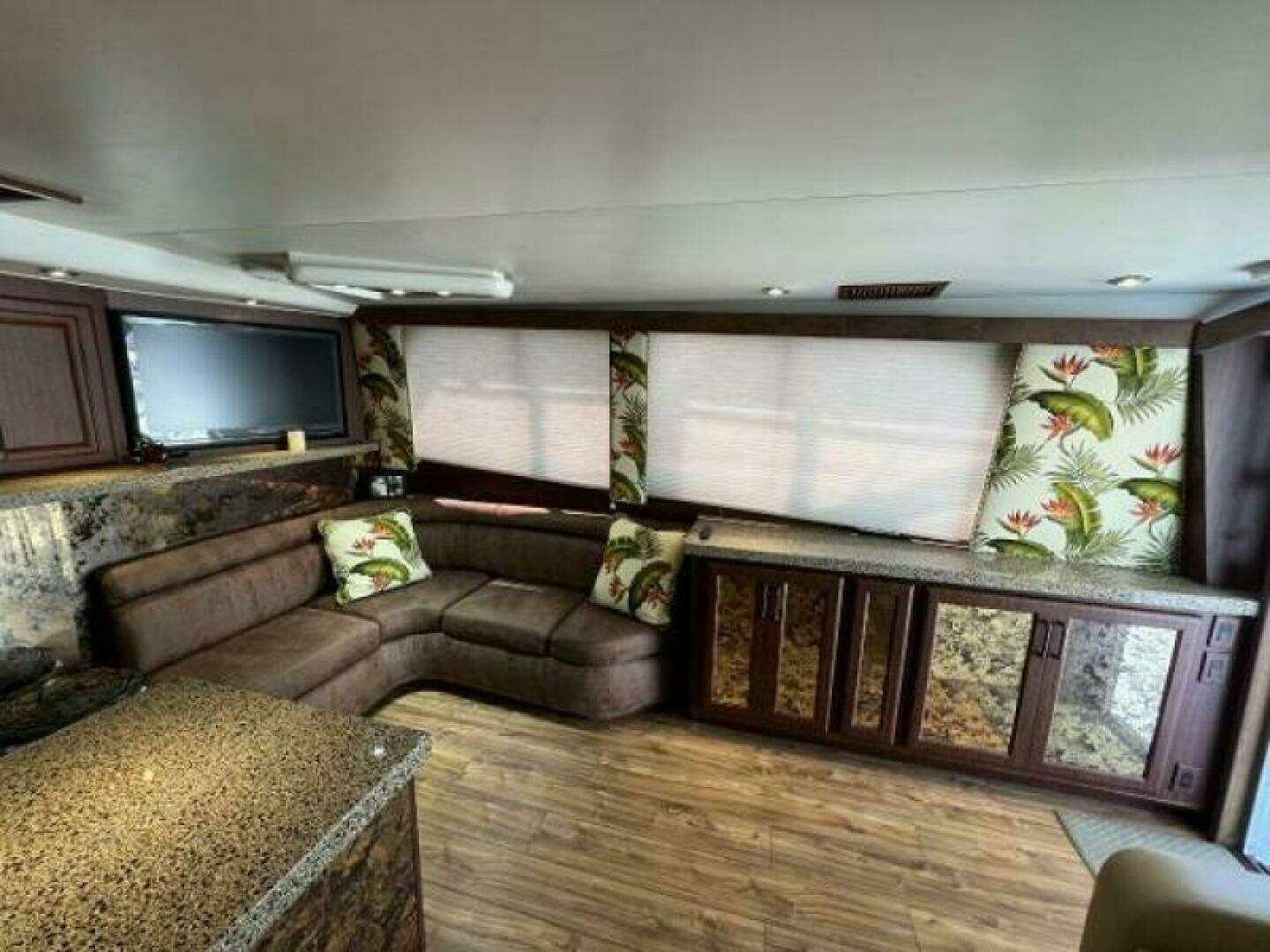 1991 Viking Boats Convertible - Image 20