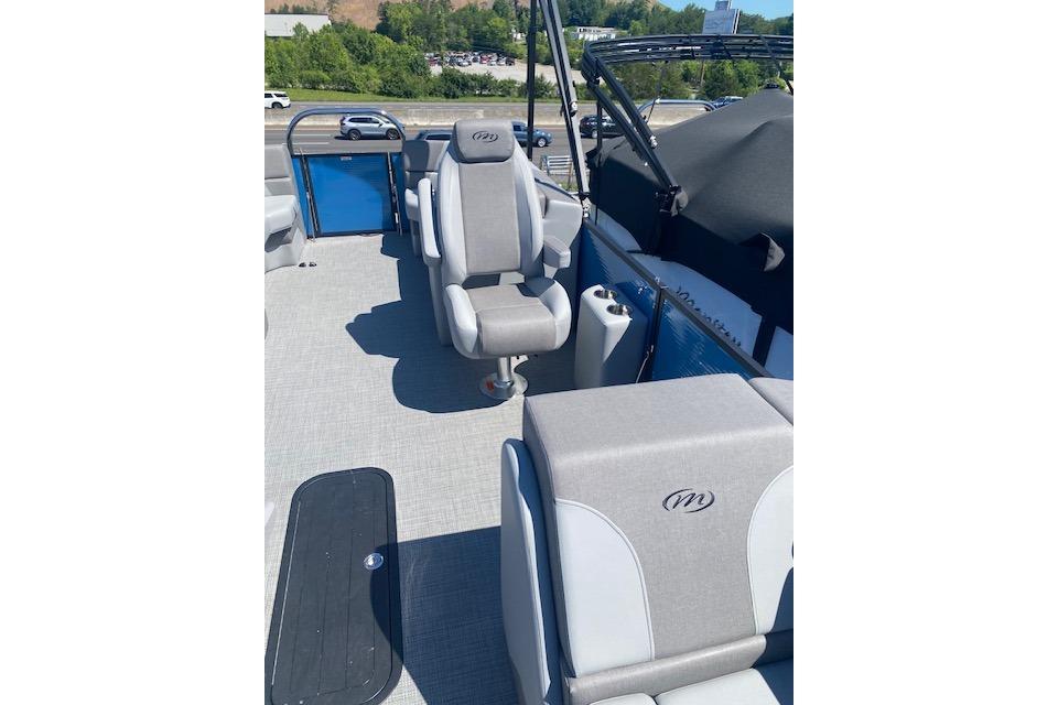 2026 Manitou 23 AURORA RF VPII 575 boat interior with gray seating and modern design.