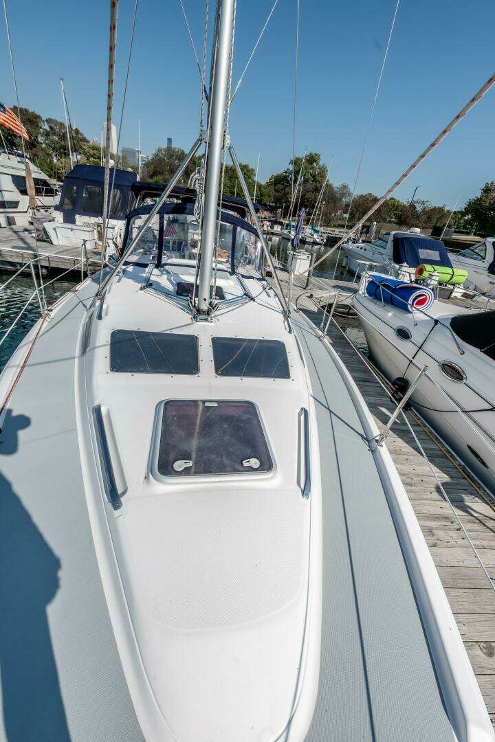 2003 Hunter 356 - Image 2