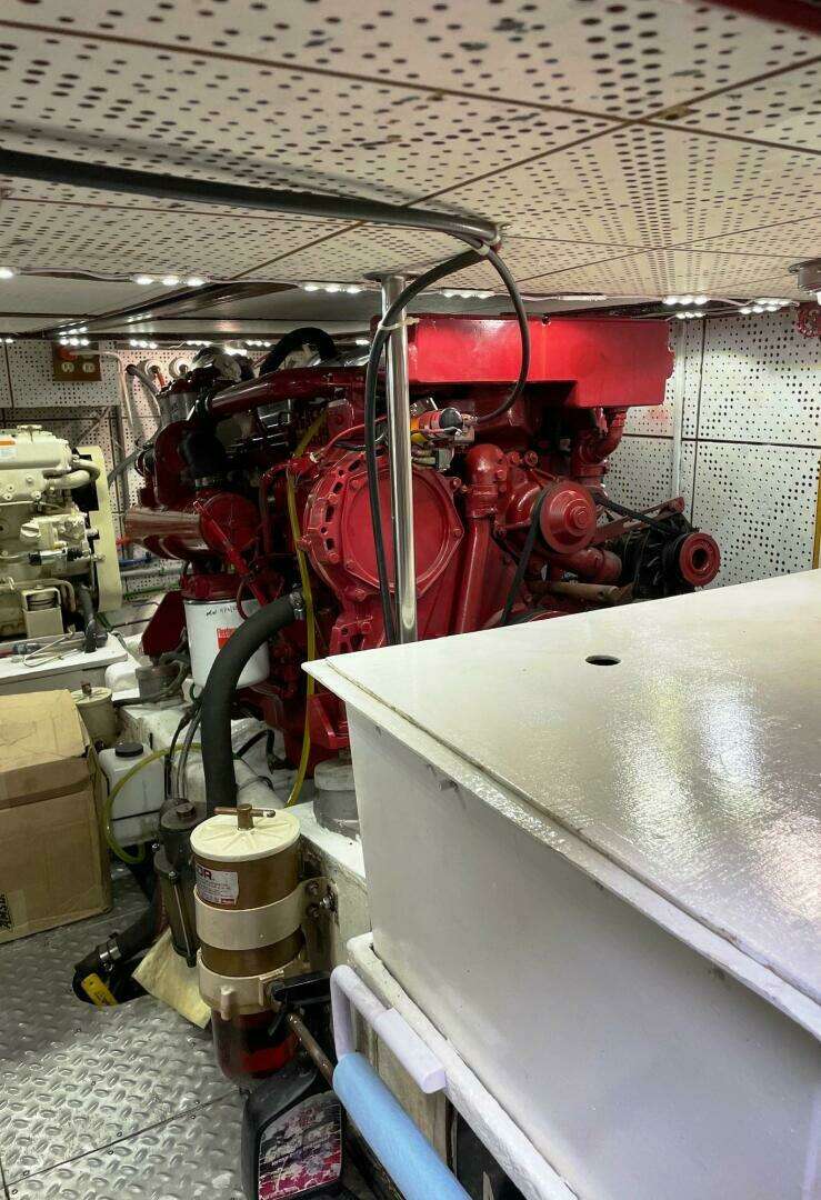 1989 Marine Trader 47 Cockpit Motor Yacht - Image 31
