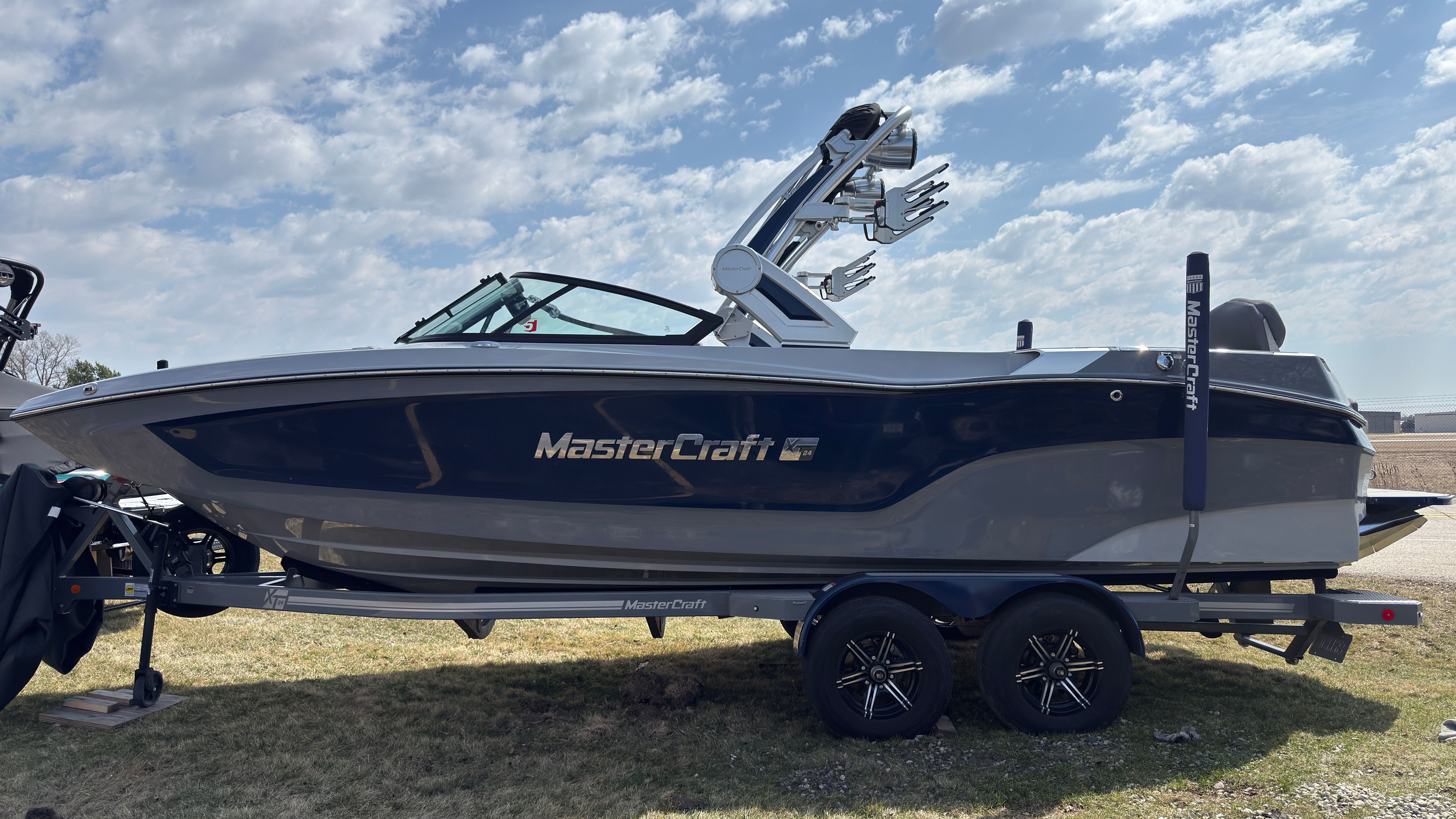 2022 MasterCraft XT24