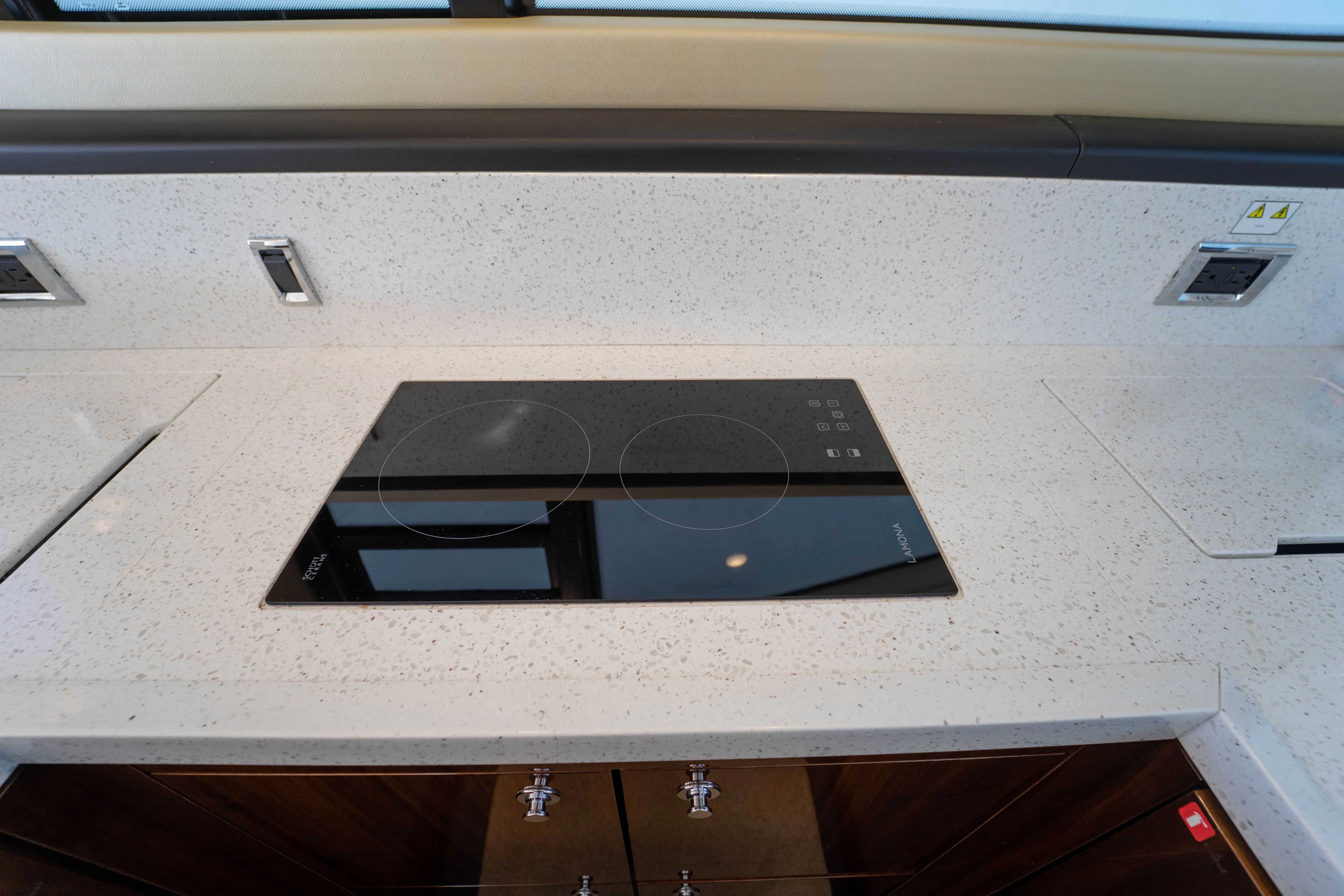 2019 Fairline Squadron 53 - Image 19