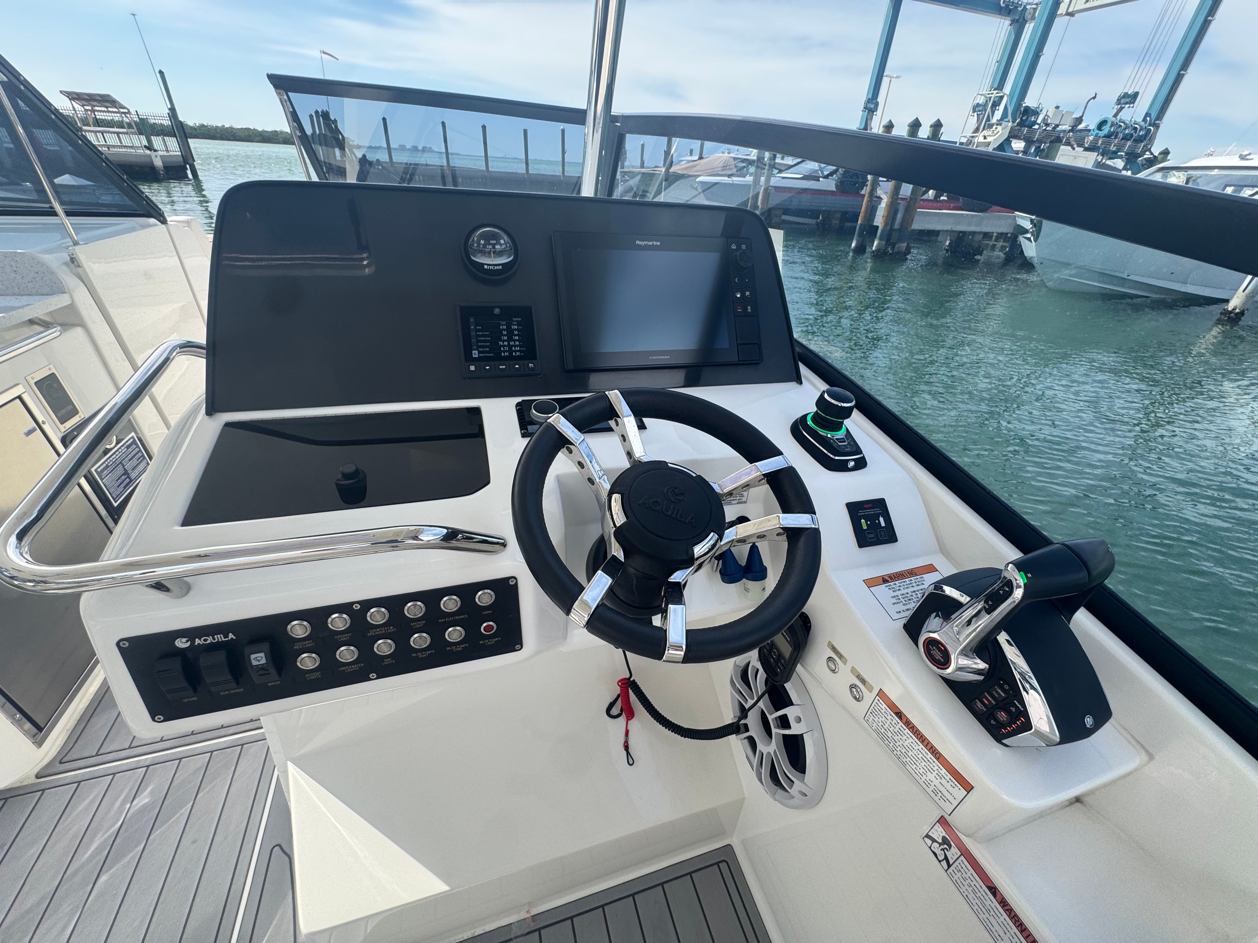 2024 Aquila 32 Sport - 19