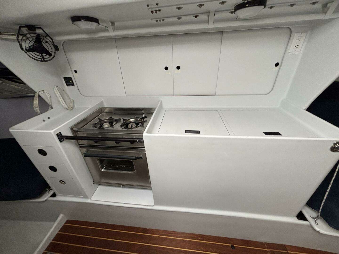 1995 Concordia Tripp 47 - Image 45