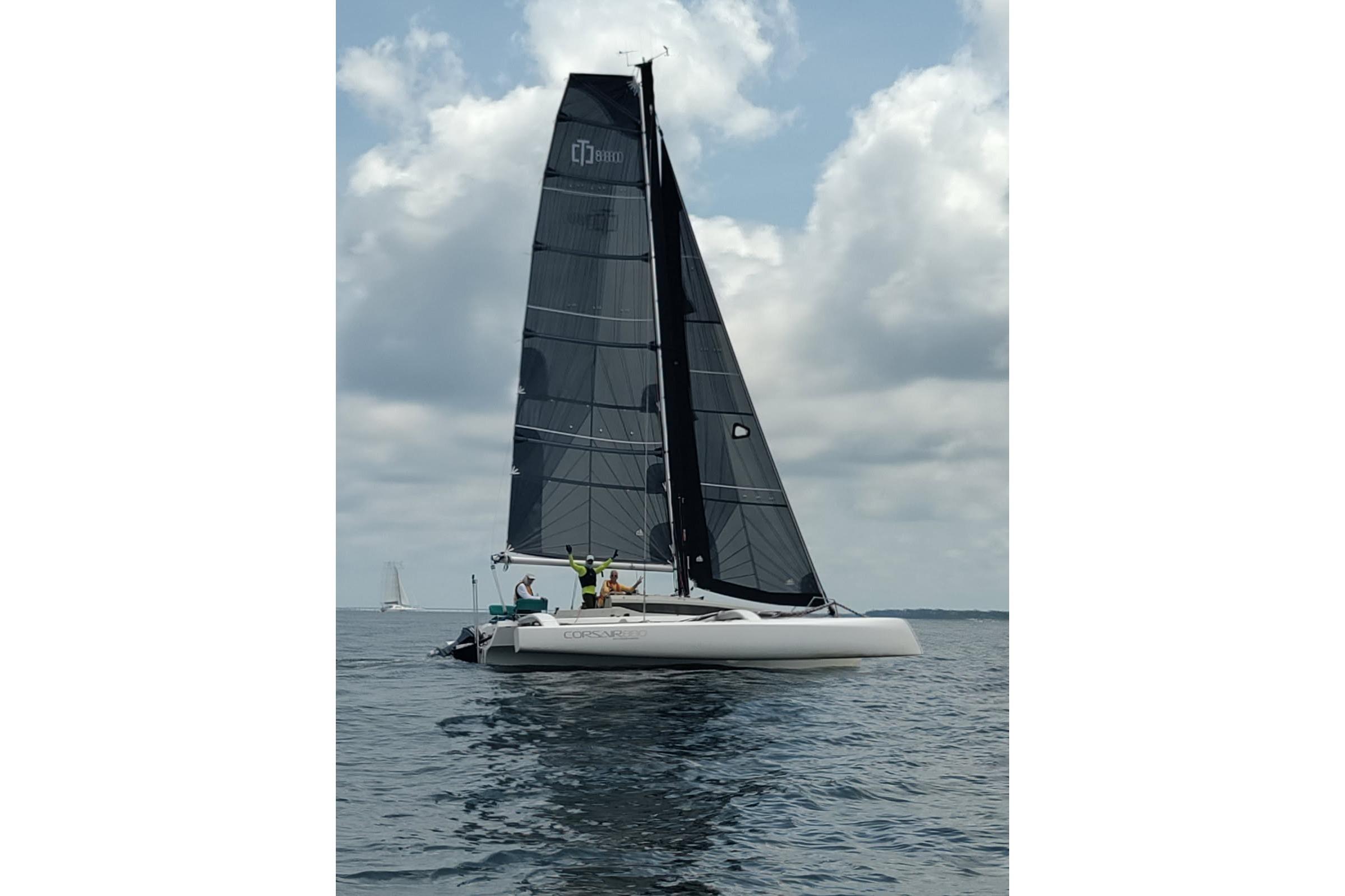 2023 Corsair 880