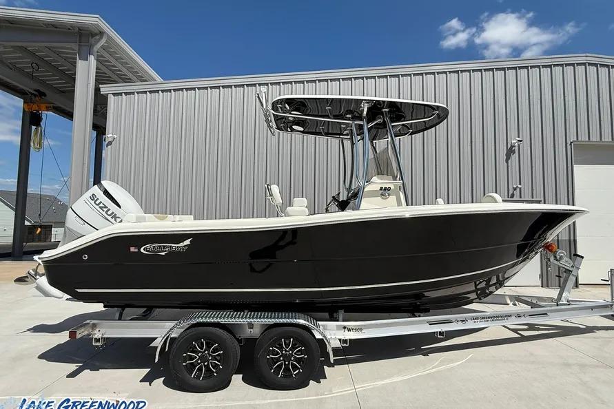 2026 Bulls Bay 230 Center Console