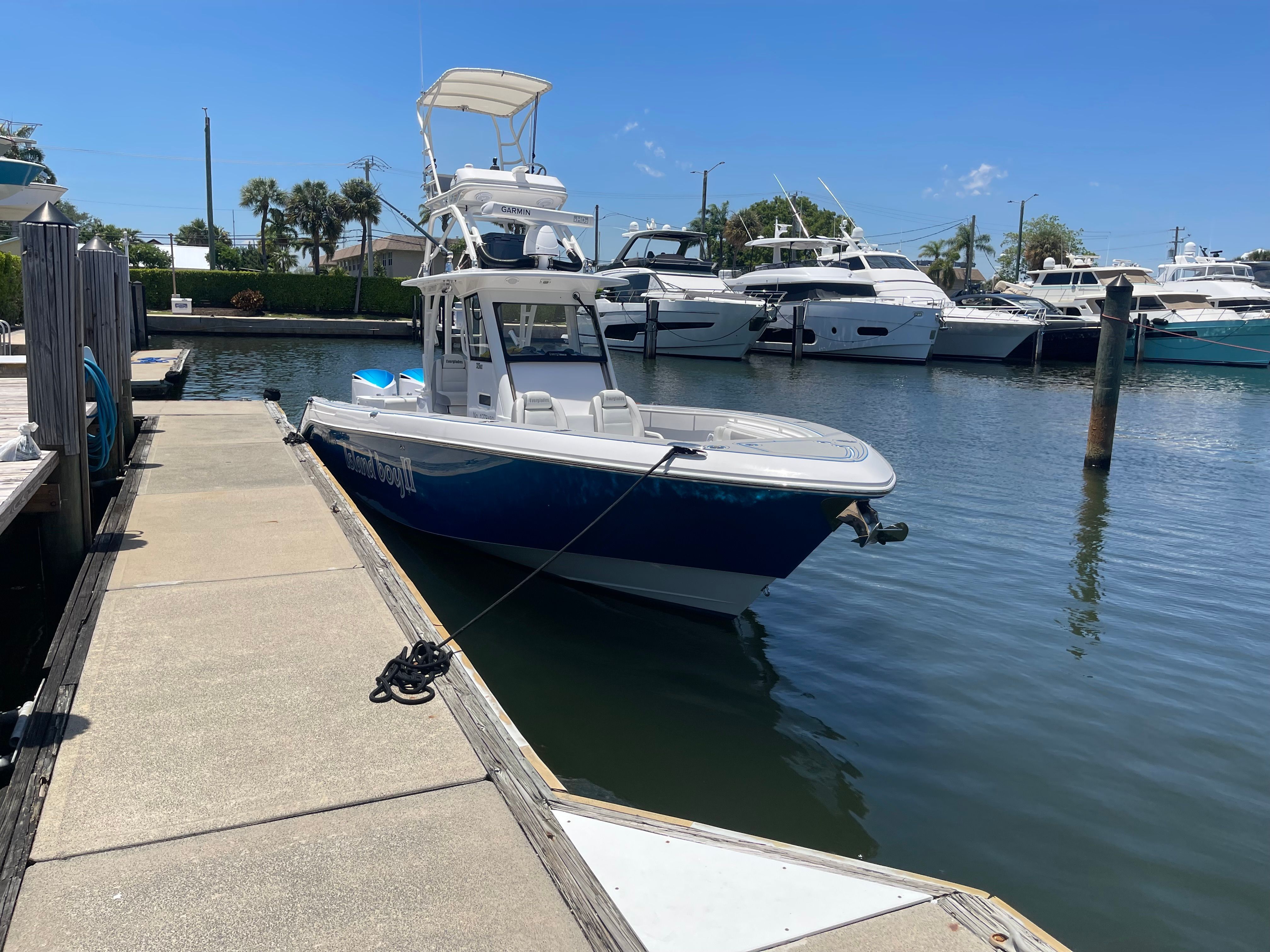 2017 Everglades 325 Center Console - 26