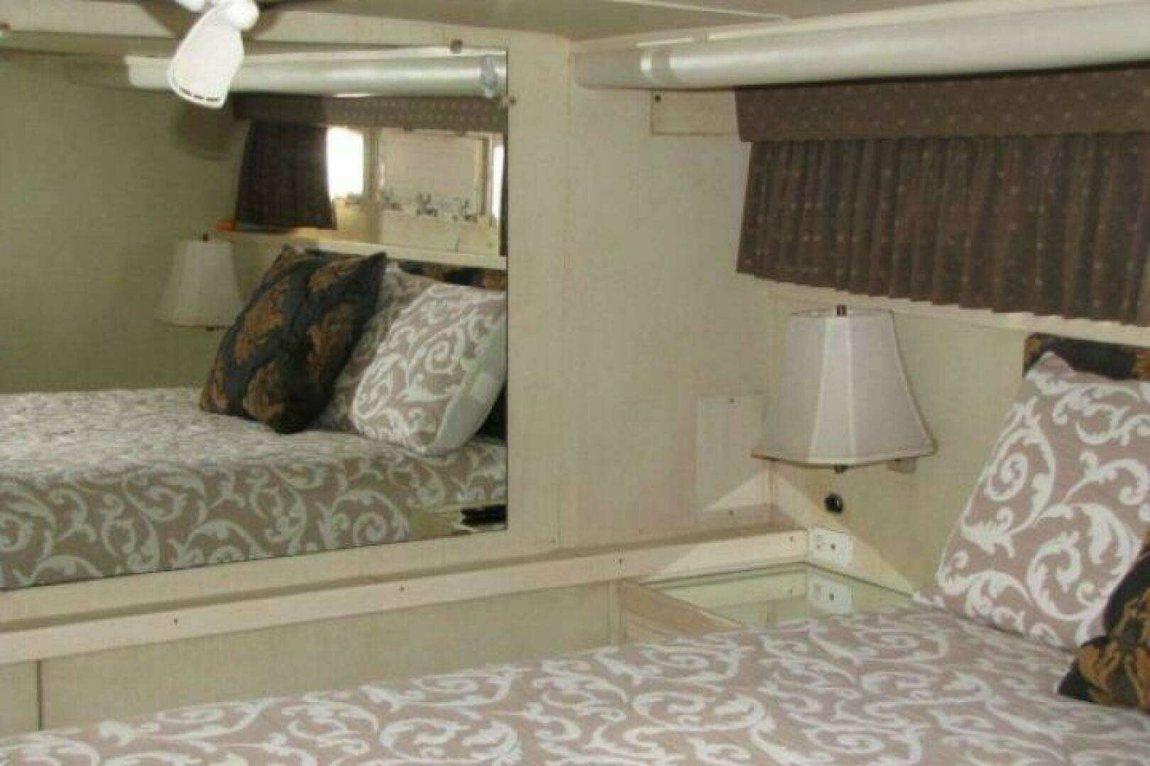 1973 Chris-Craft 55 Commander - Image 46