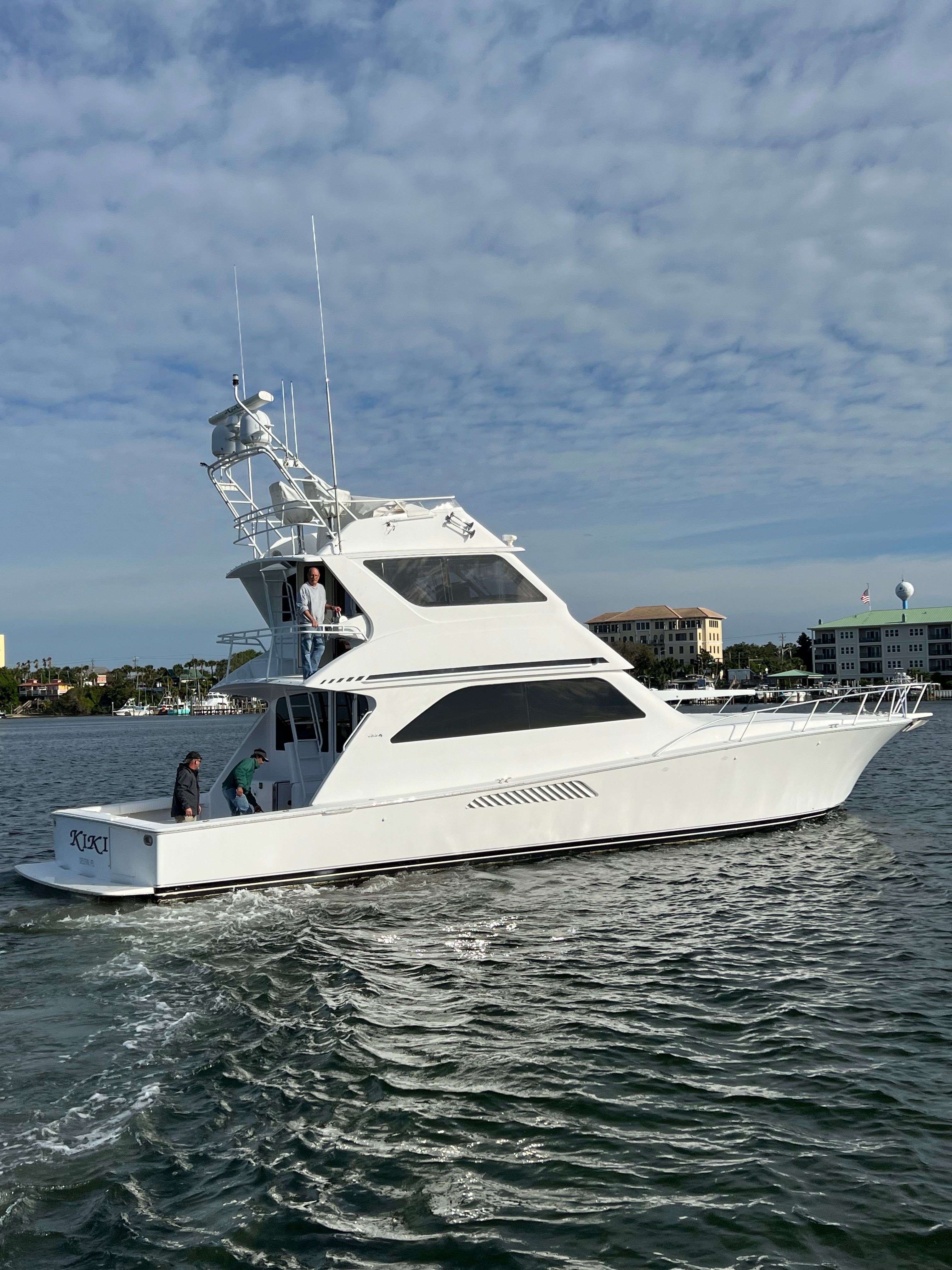 2002 Viking 61 Enclosed Bridge - 15