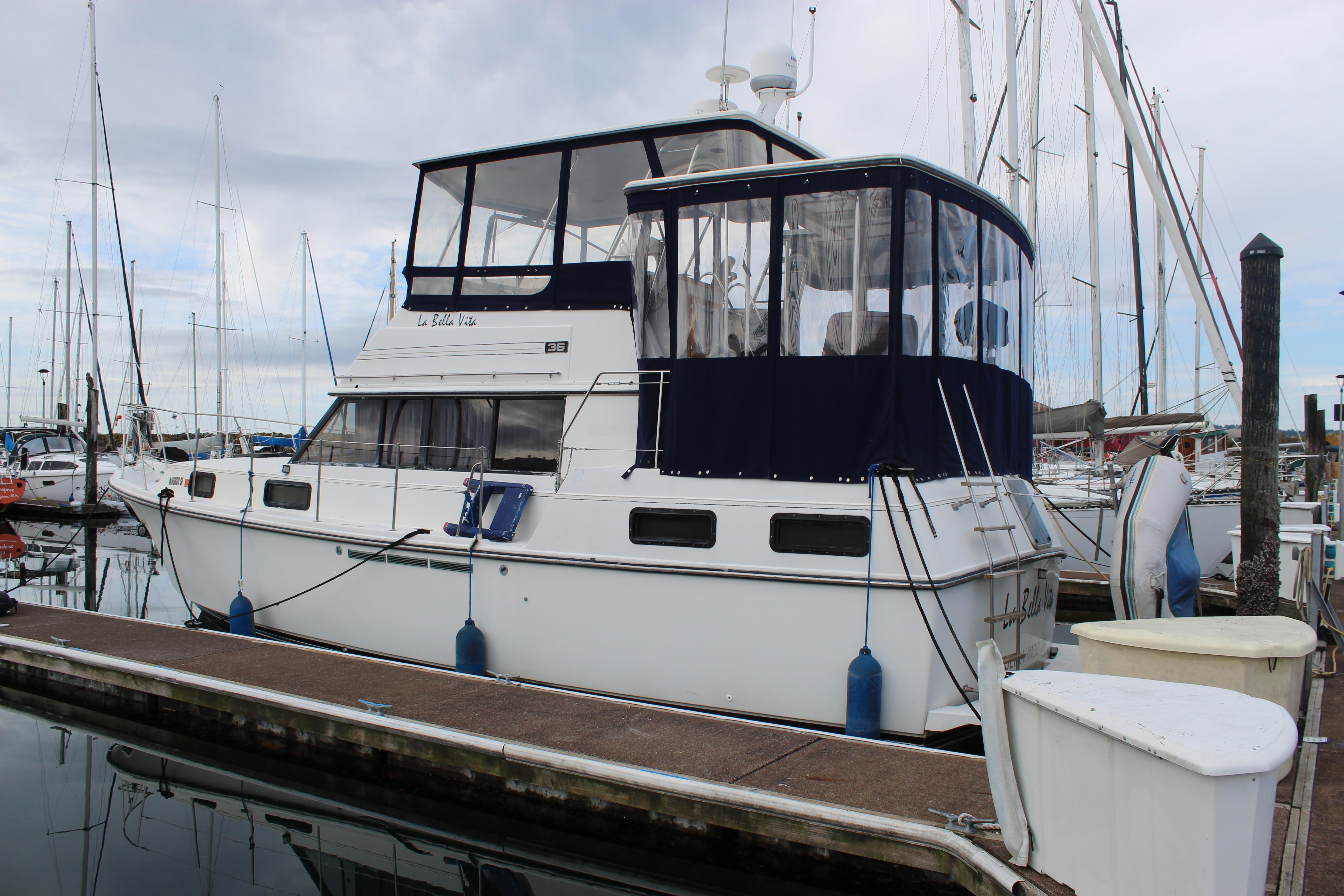 1987 Carver 3607 Aft Cabin Motor Yacht