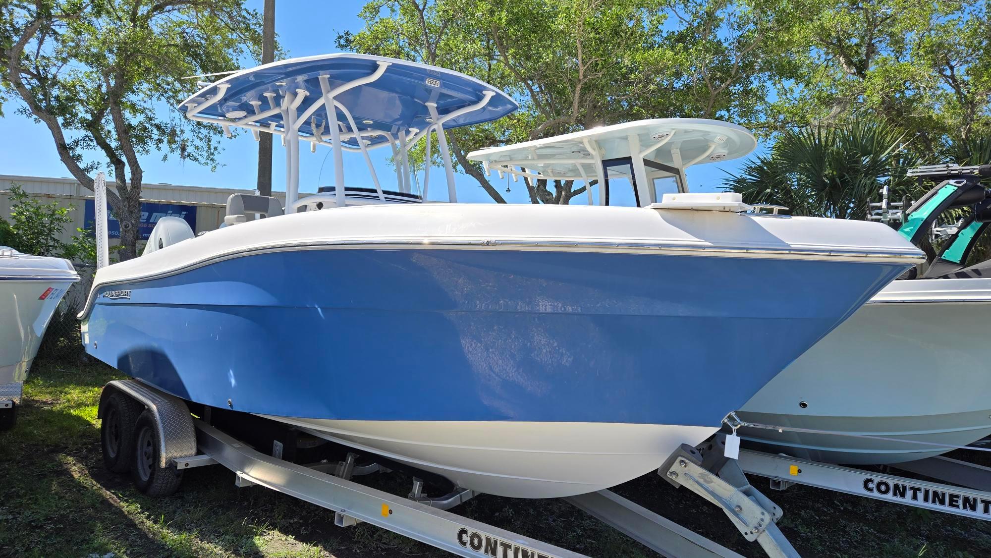 2022 Aquasport 2500 Center Console